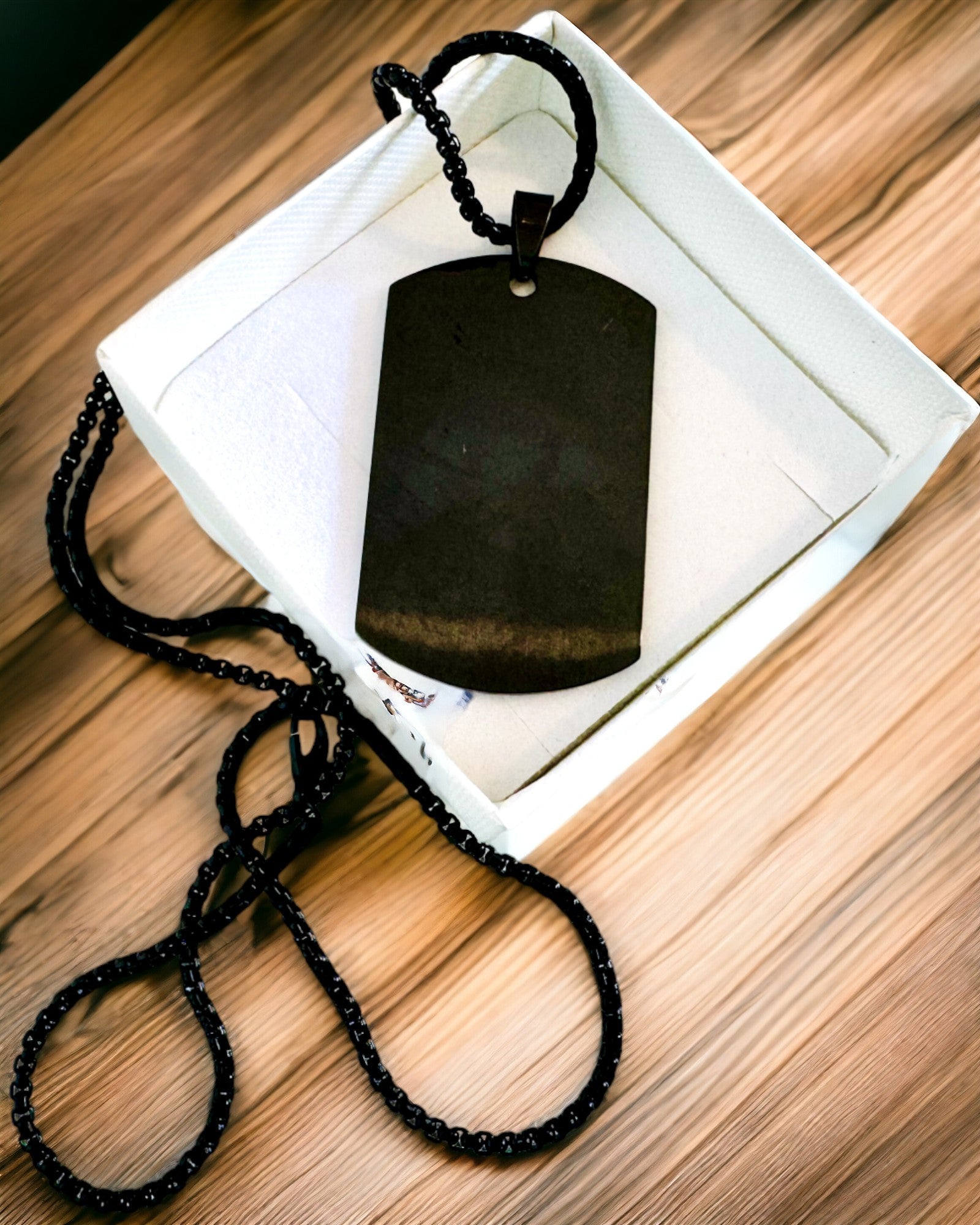 Halsband med Dog Tag "Tre Nyansers Stil" - ID-bricka - Elegant Hängsmycke i Rostfritt Stål med Graveringsalternativ