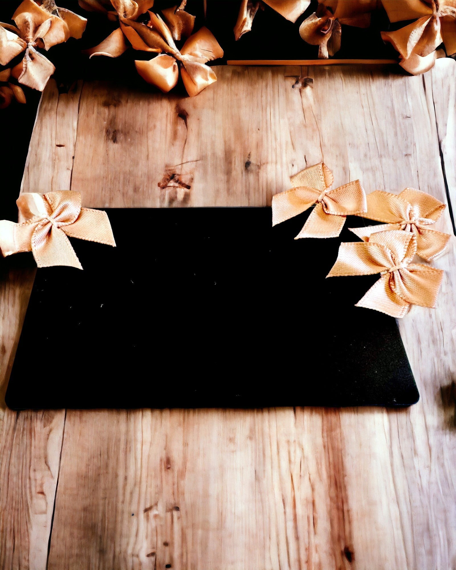 Exklusivt Svart Metallvisitkort med Anpassningsmöjlighet – Perfekt som Present