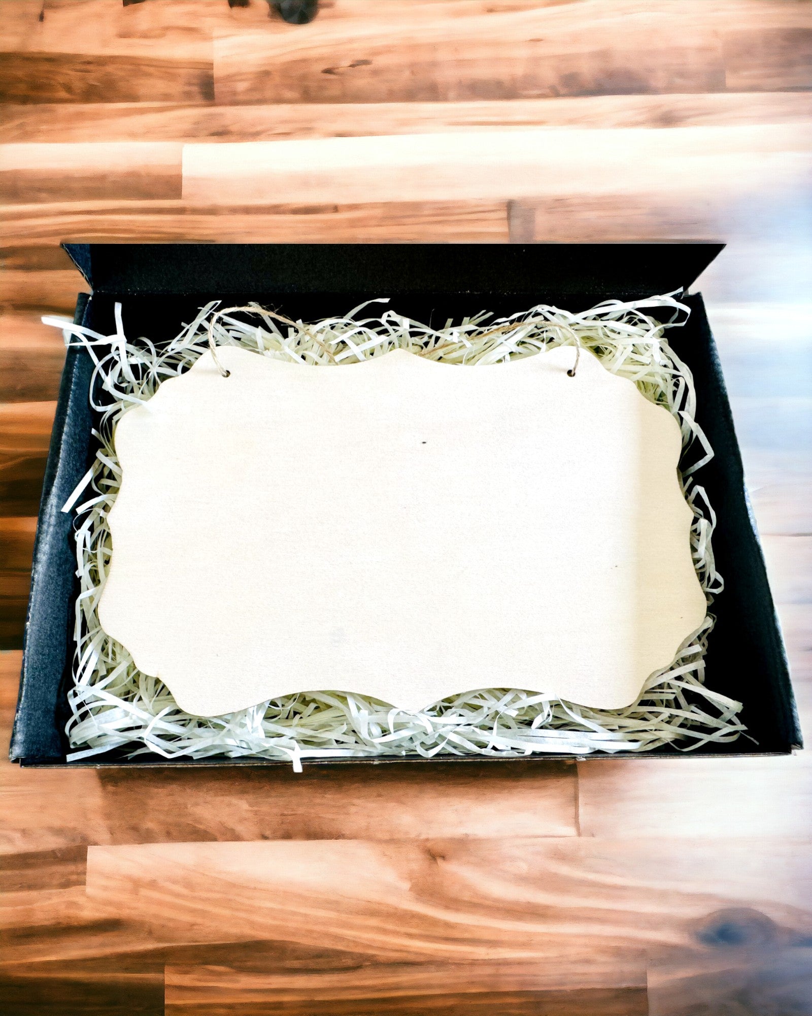 Dekorativt Trähänge med Möjlighet till Personalisering – Flera Former