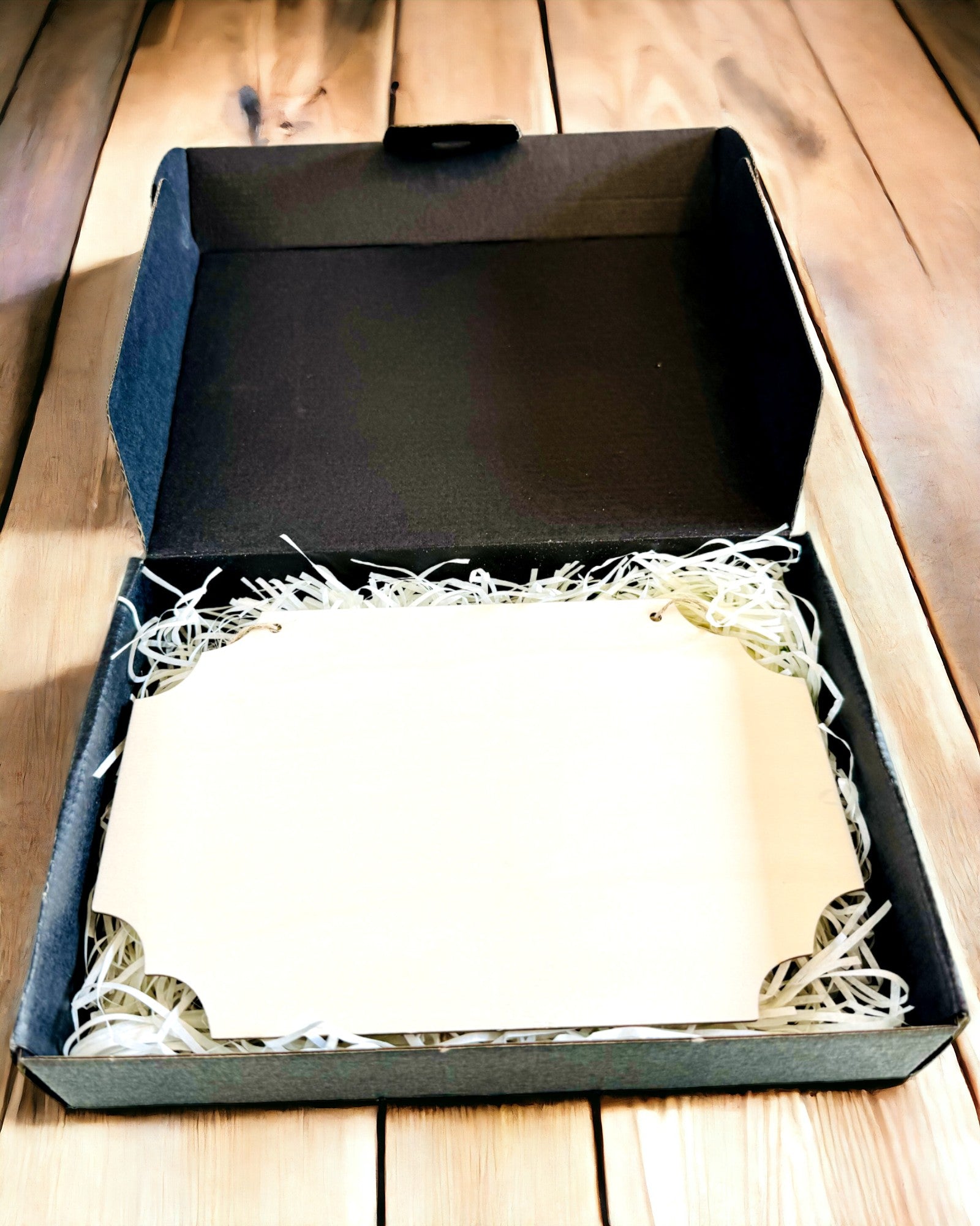 Dekorativt Trähänge med Möjlighet till Personalisering – Flera Former