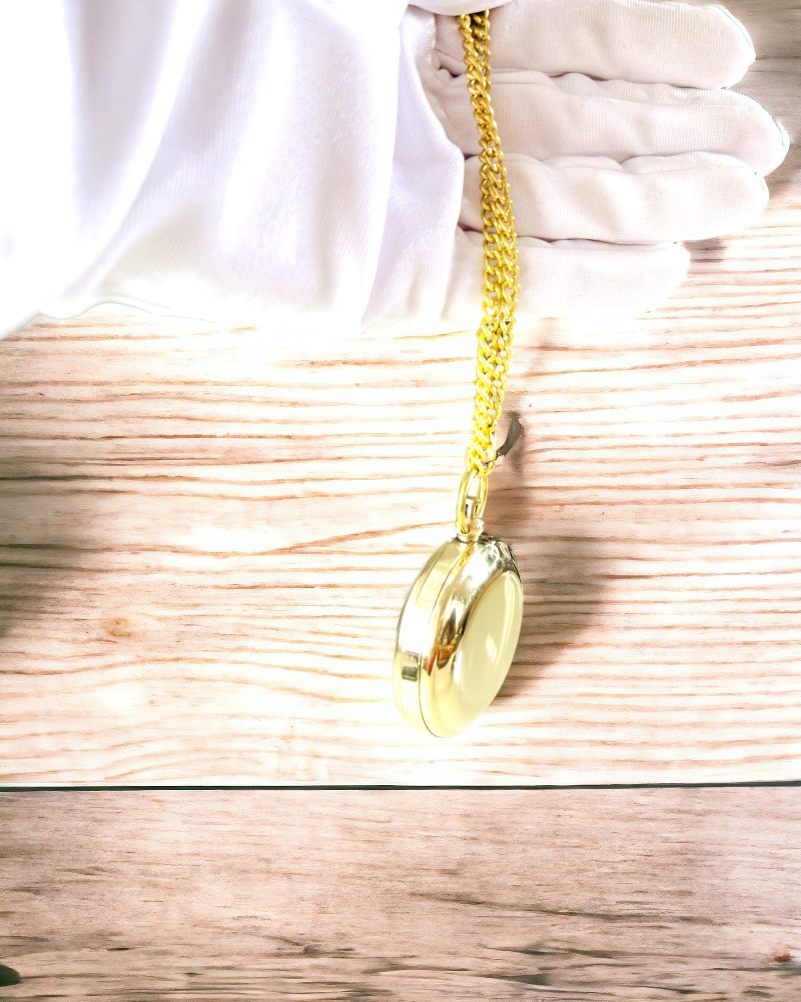 Kompass i gyllene färg Äventyr – Elegant Upptäcktsnavigator