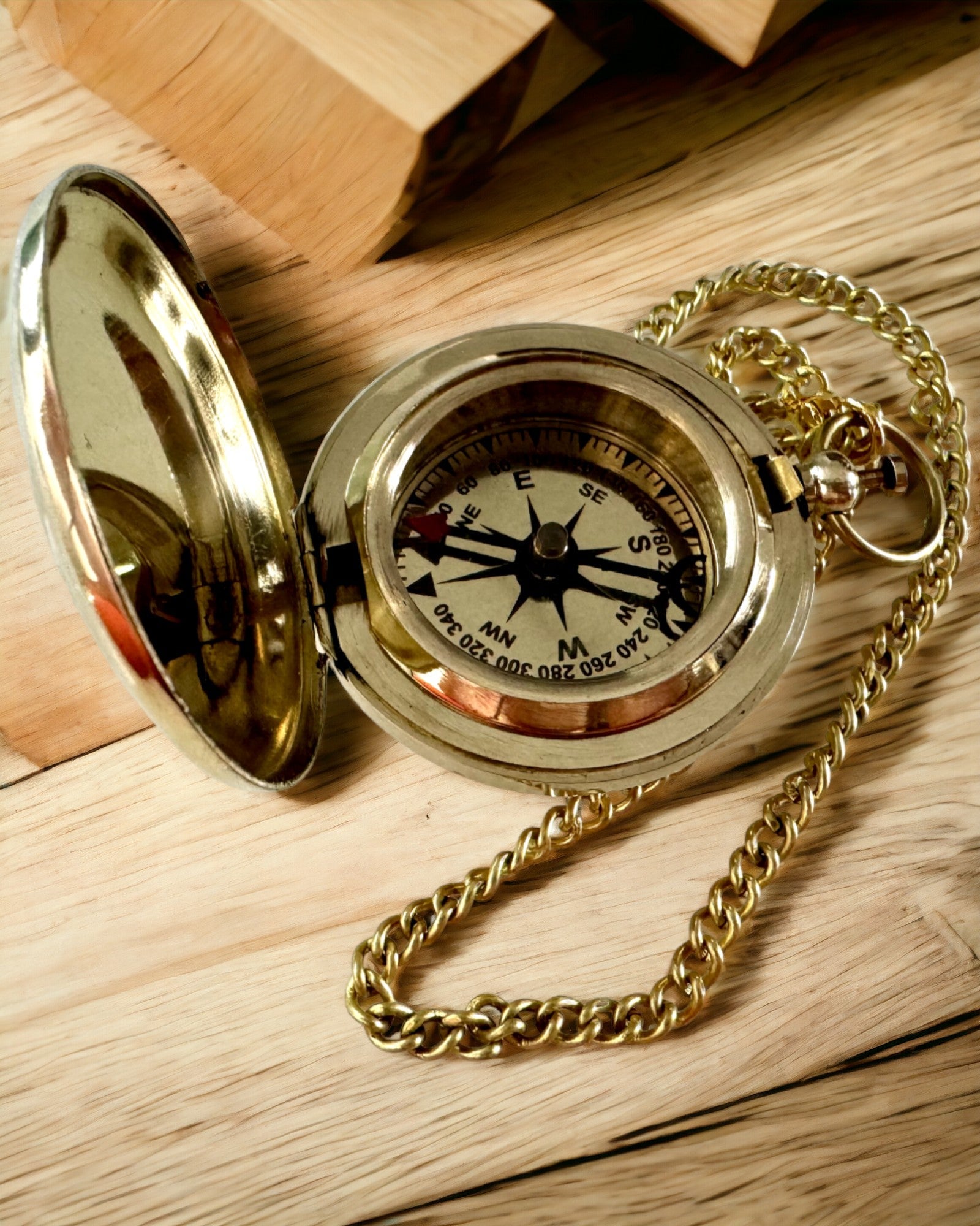 Kompass i gyllene färg Äventyr – Elegant Upptäcktsnavigator
