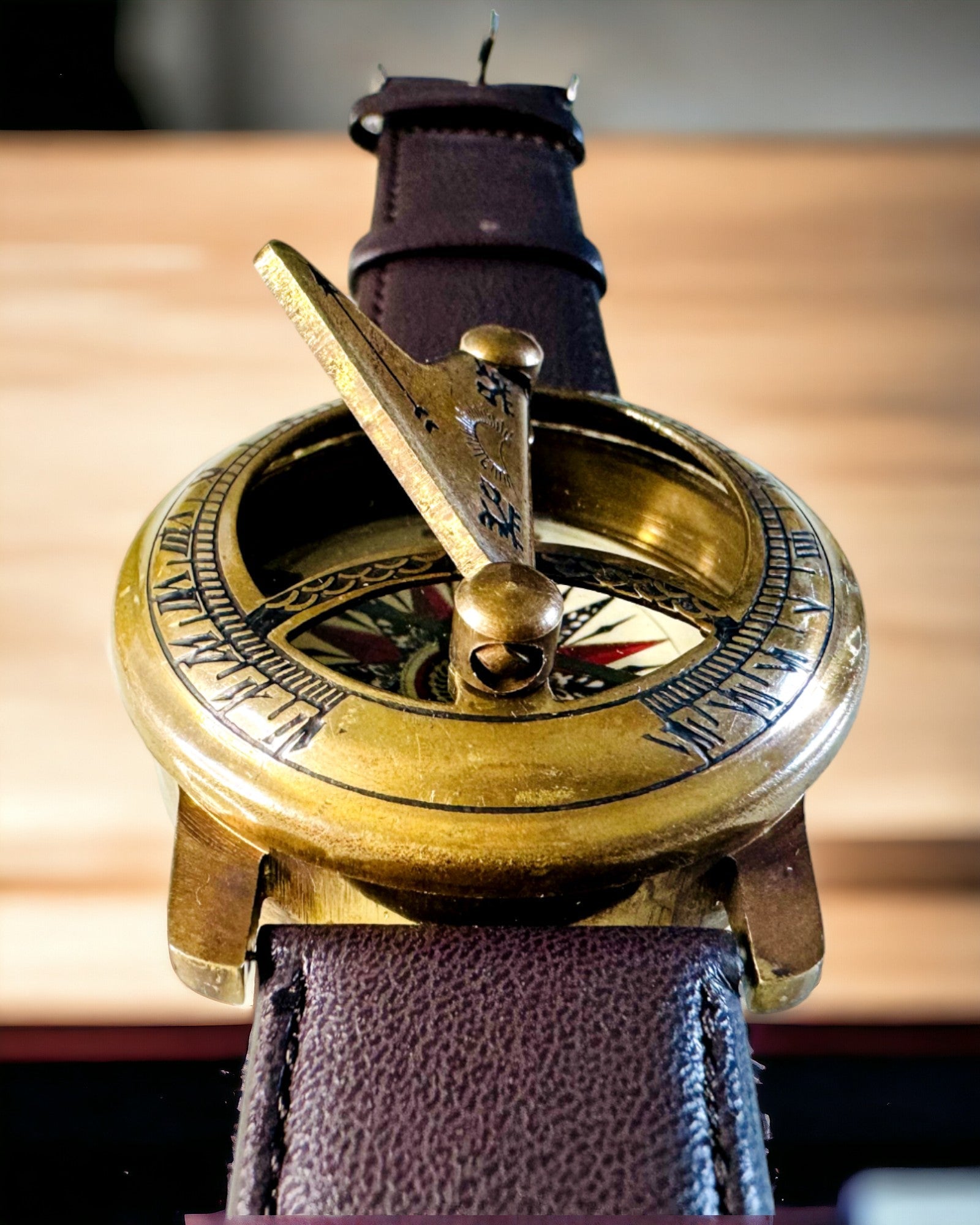 Solur med kompass - Handgjord, autentiskt hantverk, möjlighet till gravyr