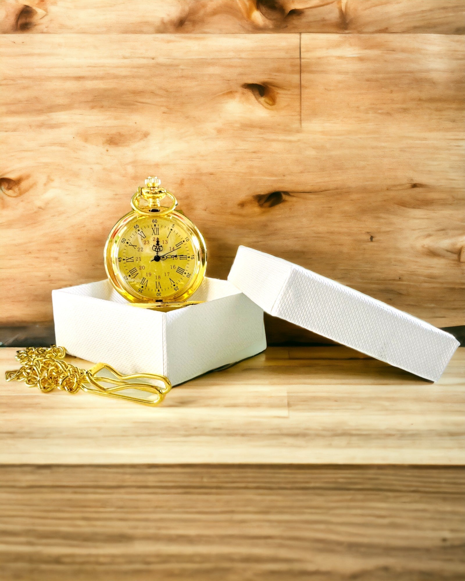 Fickur i guld med retrostil och möjlighet till gravyr