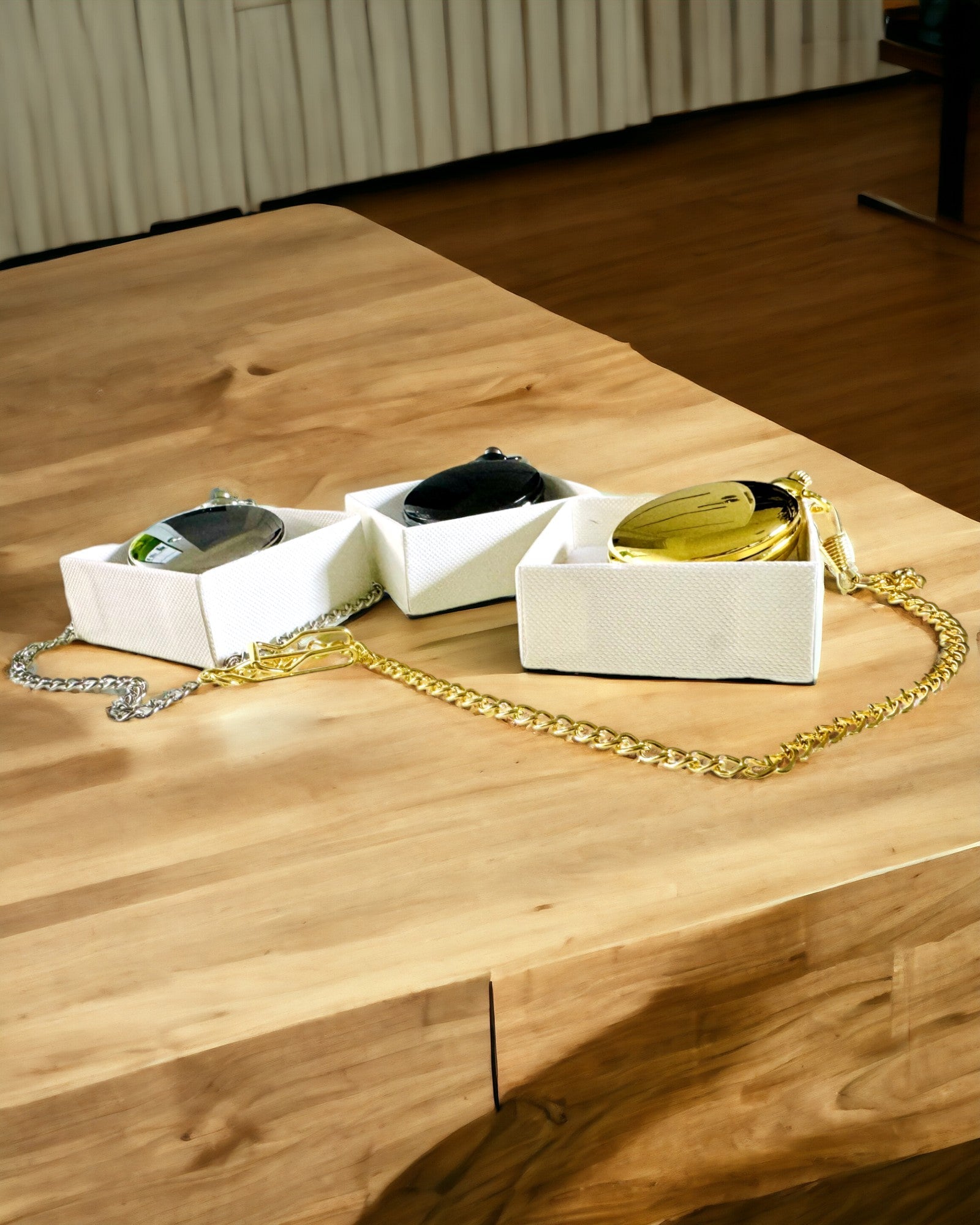 Fickur i guld med möjlighet till gravyr