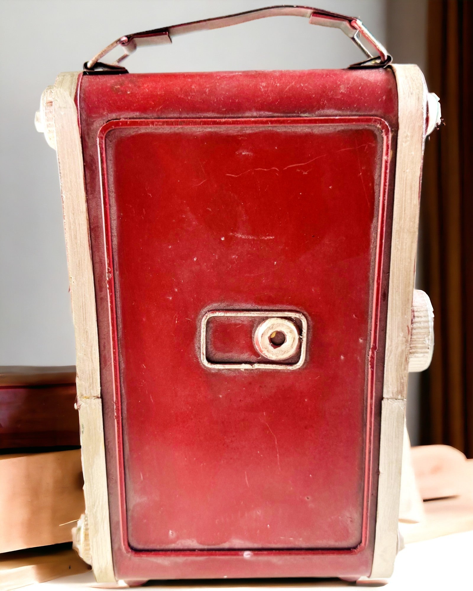 Vintage Vision: Dekorativ Retro Kamera med Graveringsalternativ