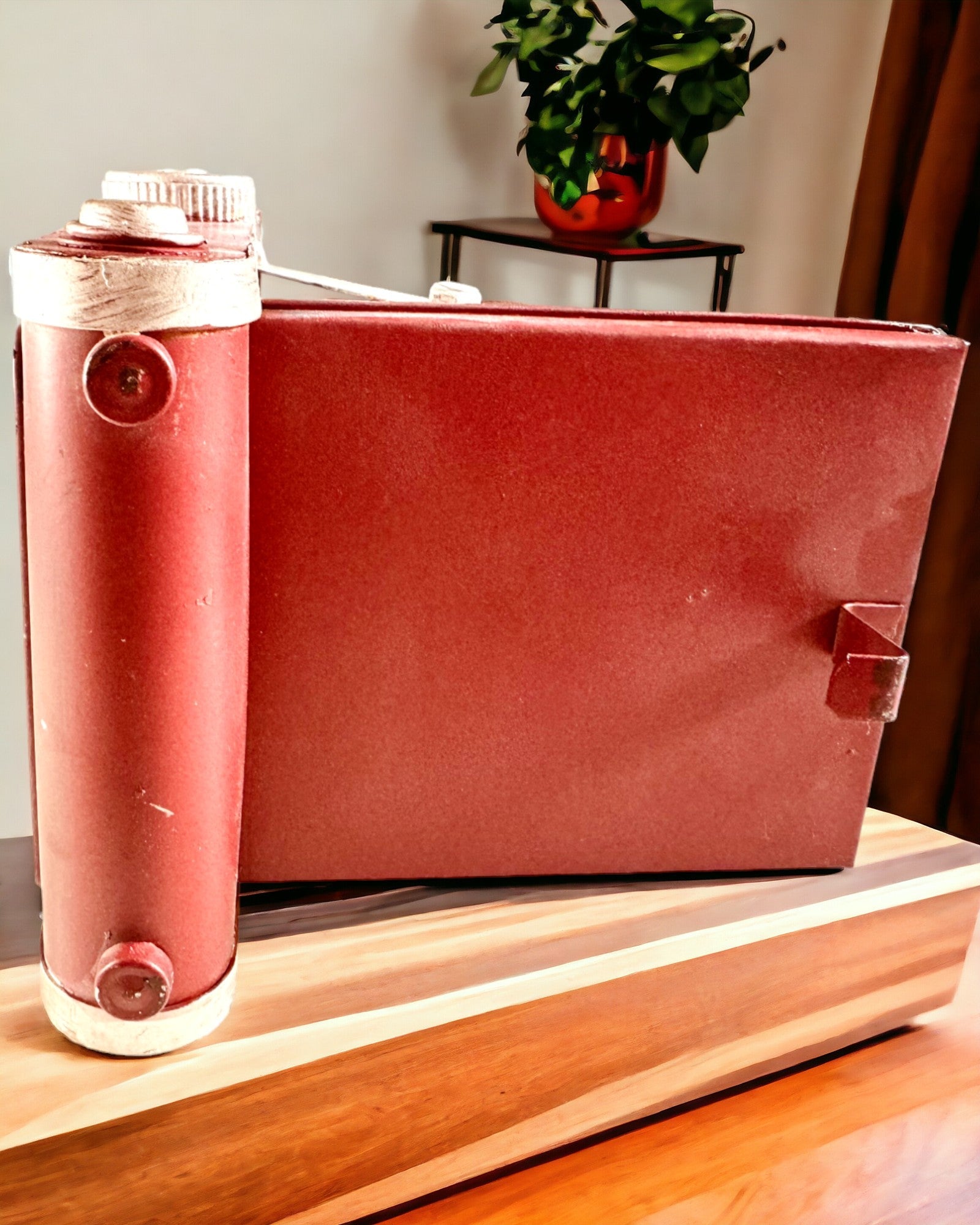 Vintage Vision: Dekorativ Retro Kamera med Graveringsalternativ