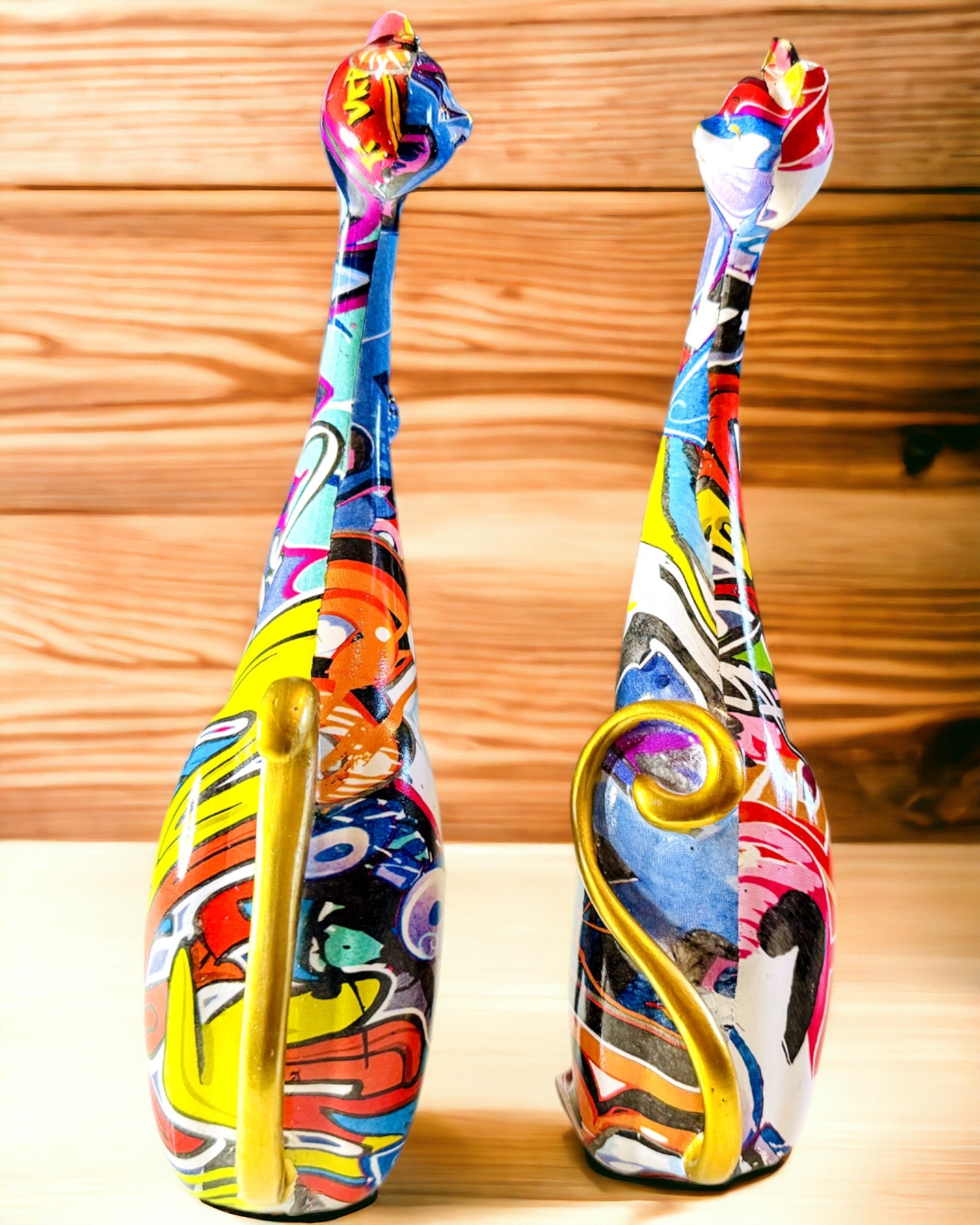 Abstrakta Kattfigurer "ArtCats", Handmålade, Harts – 25 cm, 2 st.