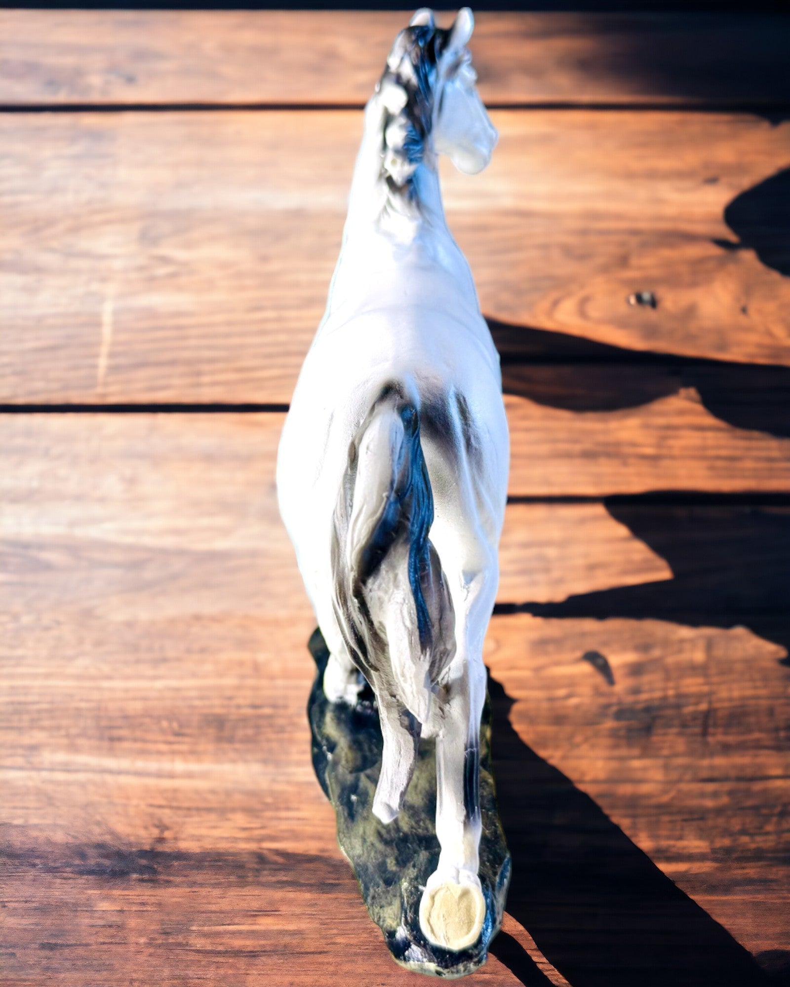 Hästens Skulptur - Dekorativ Figur med Graveringsmöjlighet