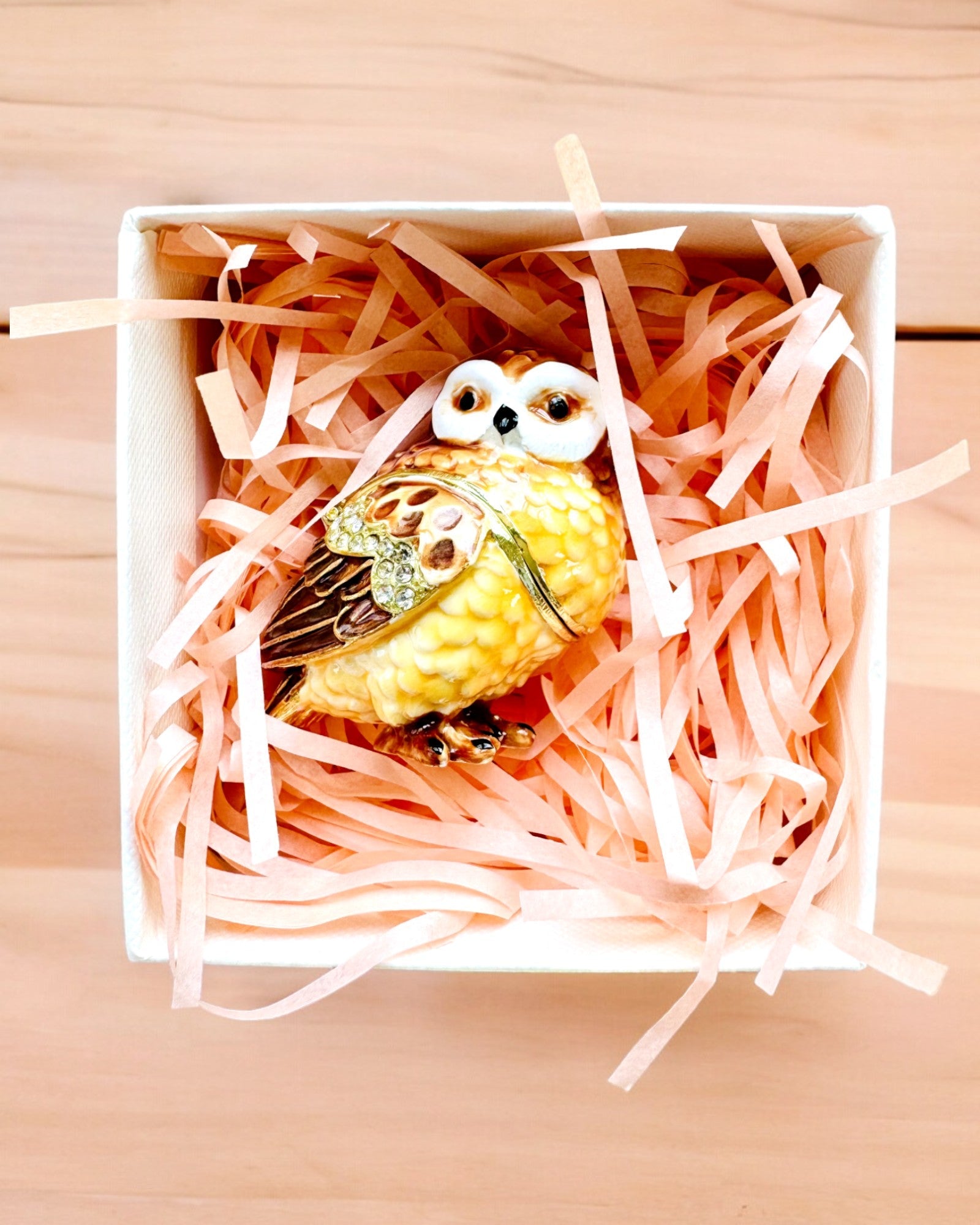 Charmig Uggla med Kristaller - Smyckesgömma med möjlighet till personlig gravyr, present