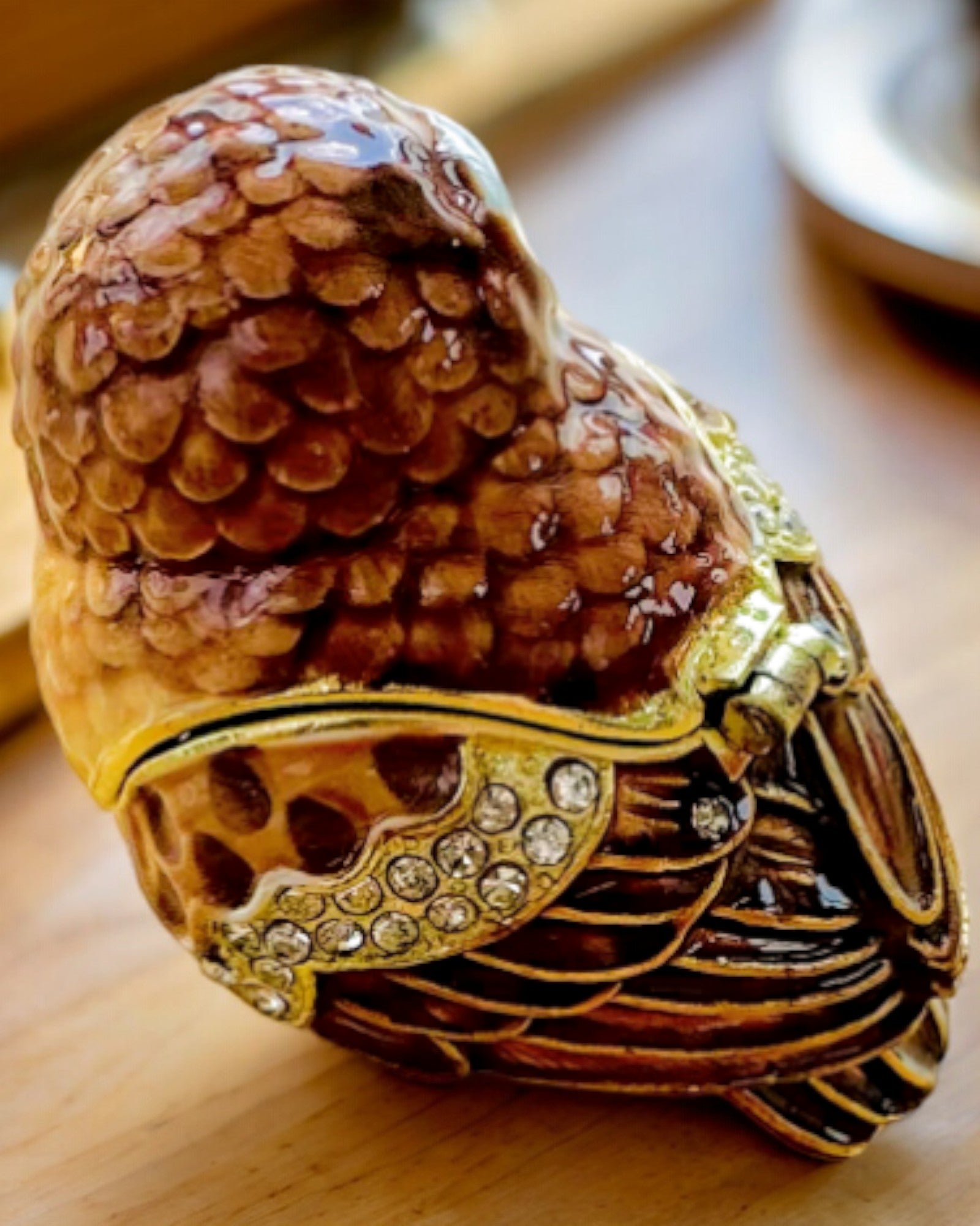 Charmig Uggla med Kristaller - Smyckesgömma med möjlighet till personlig gravyr, present