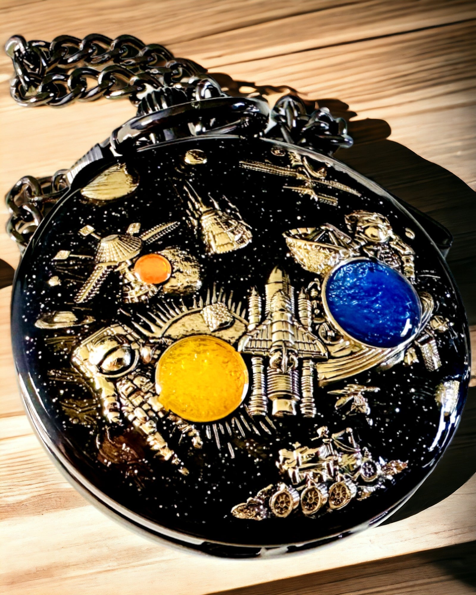 Fickur "Astrum Temporis" - Svart ram. Möjlighet till personlig gravyr