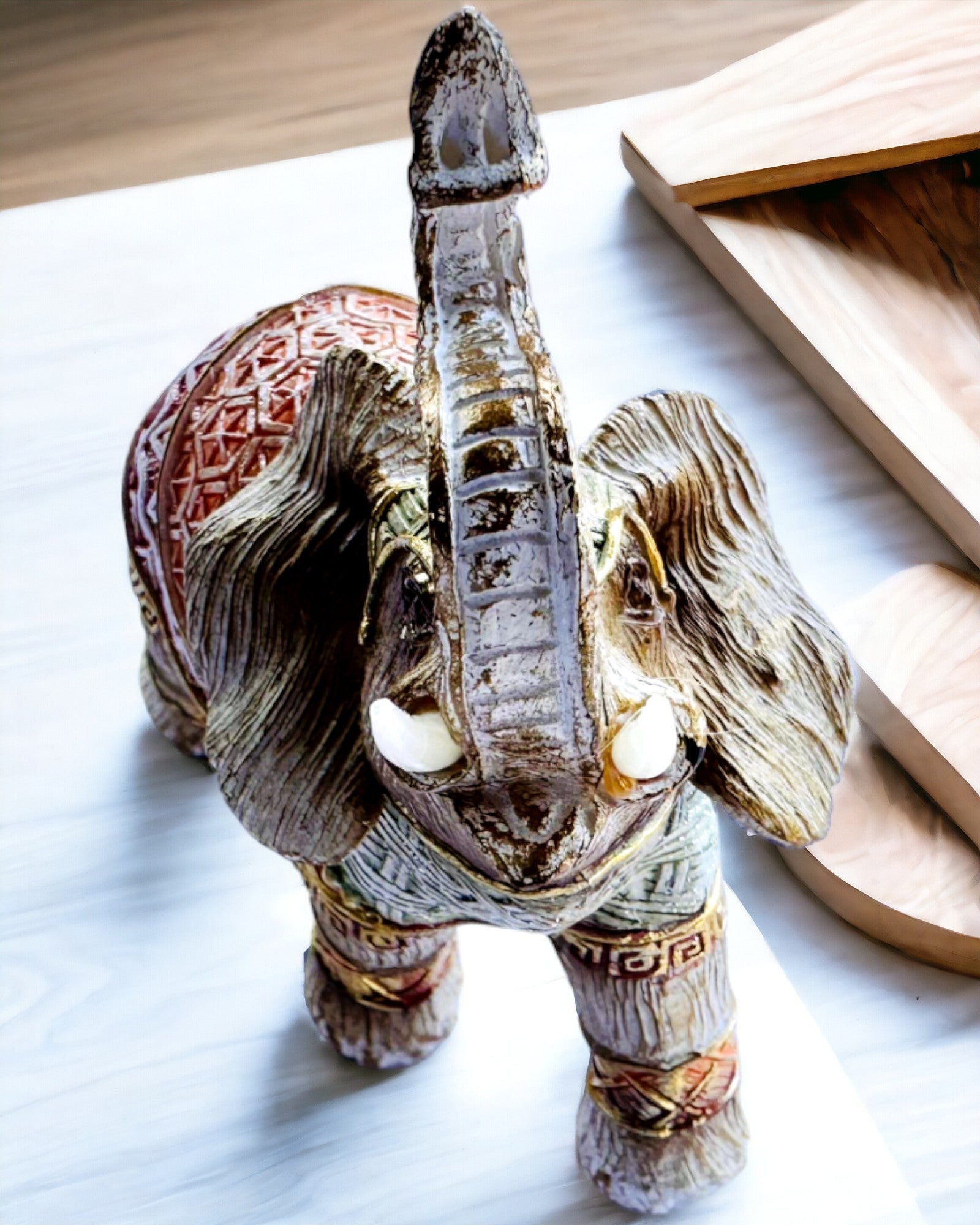 Słoniowa Stróżka – Dekorativ Elefant i Harts med Graveringsmöjlighet