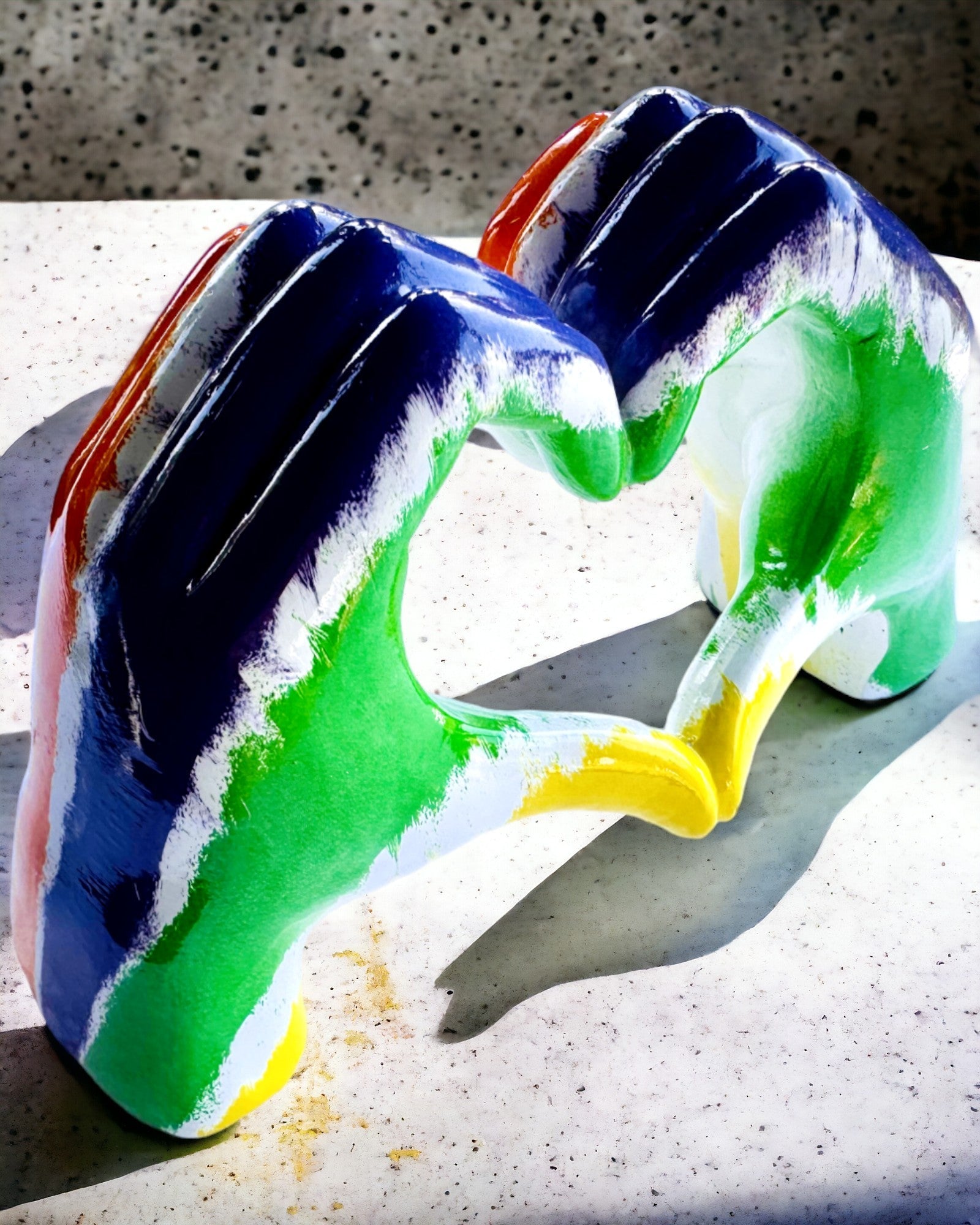 Färgglatt Rumsligt Hjärta - Dekorativ Figur i Harts med möjlighet till personalisering, som present