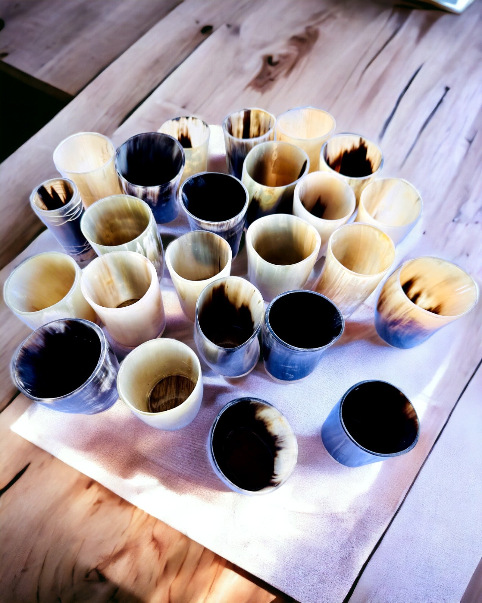 Handgjord liten kopp med möjlighet till gravyr, indisk bägare, möjlighet till anpassning som present, gravyr. Färg mörk