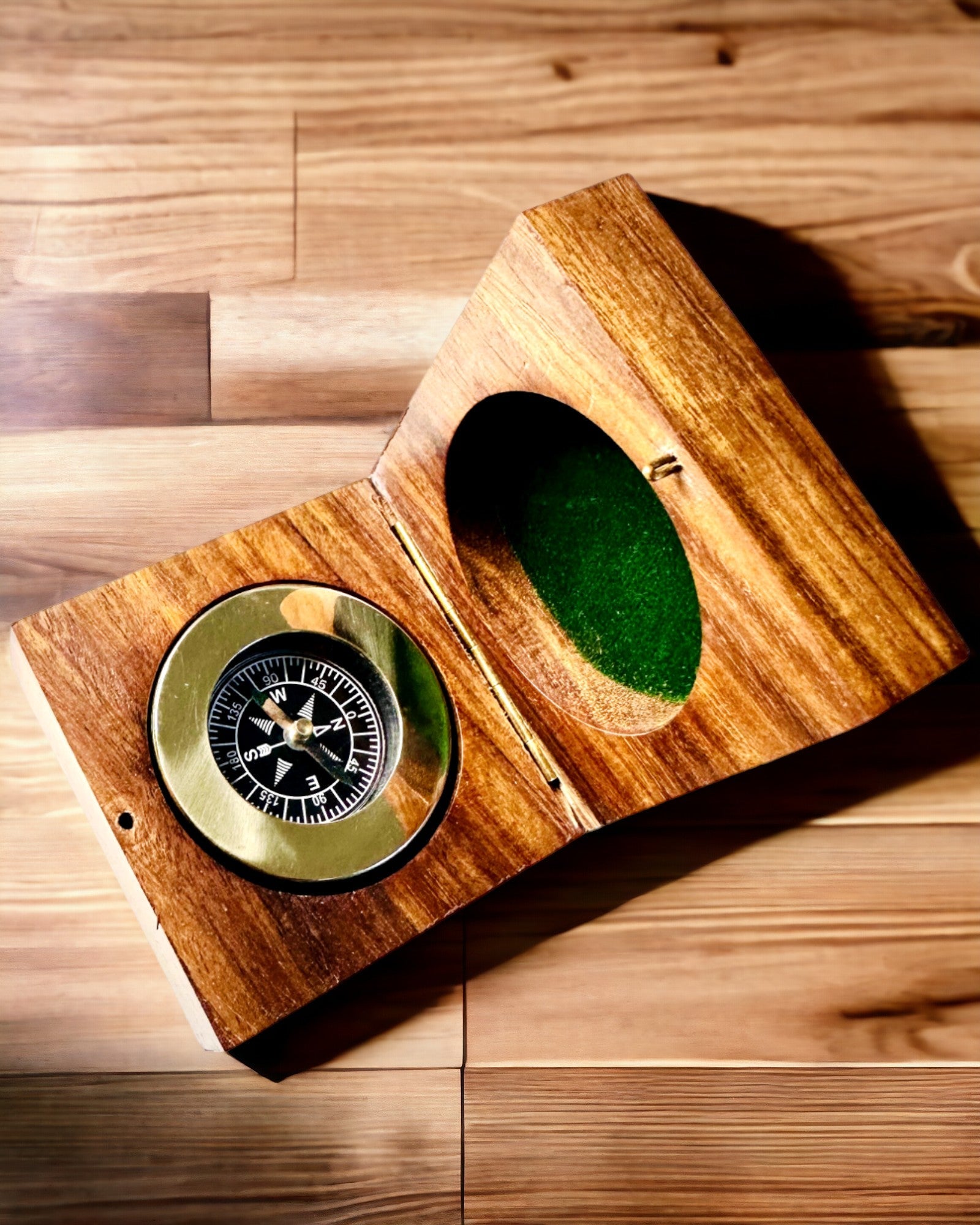 Kompas för Resenären Rajput med möjlighet till anpassning - som present