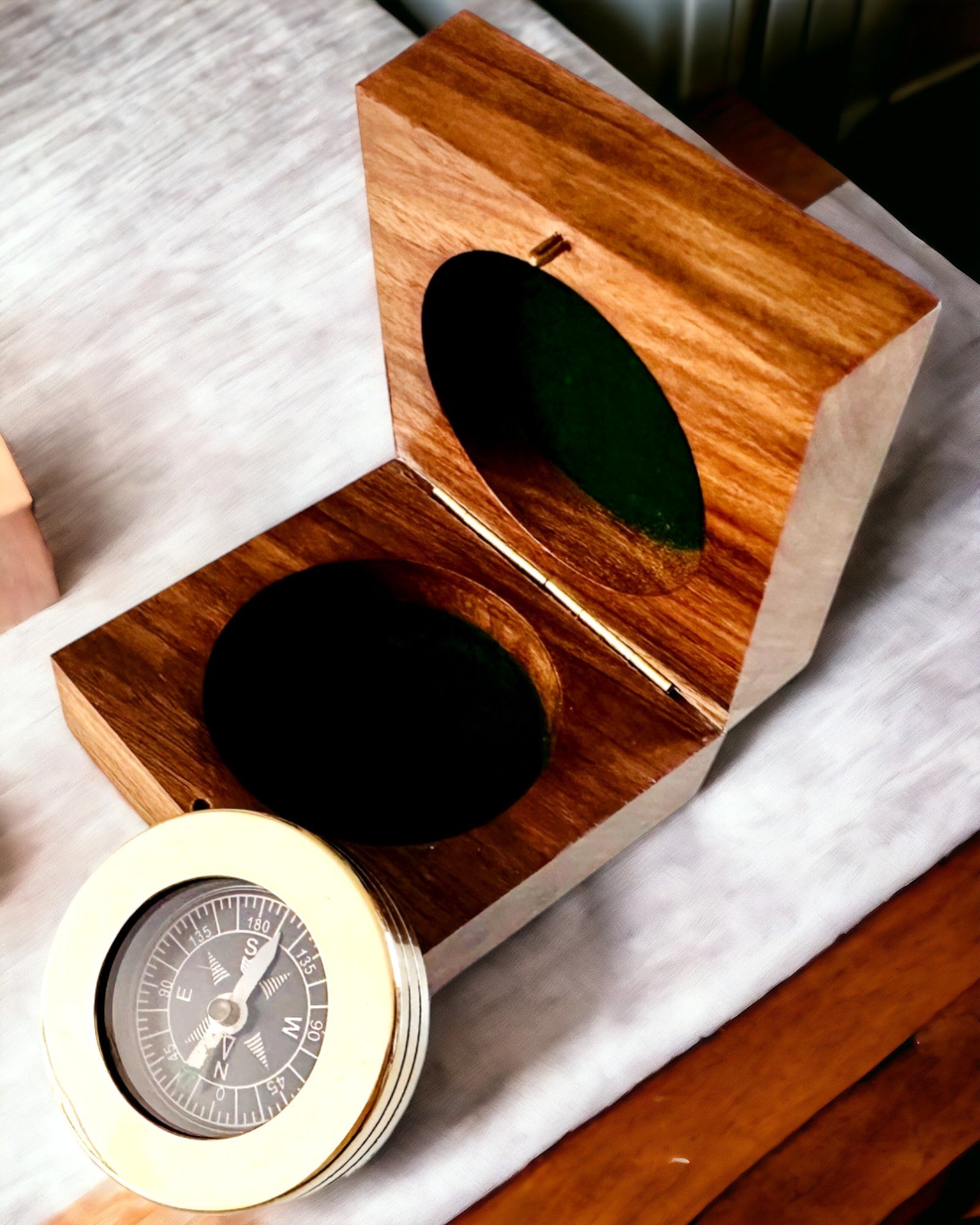 Kompas för Resenären Rajput med möjlighet till anpassning - som present