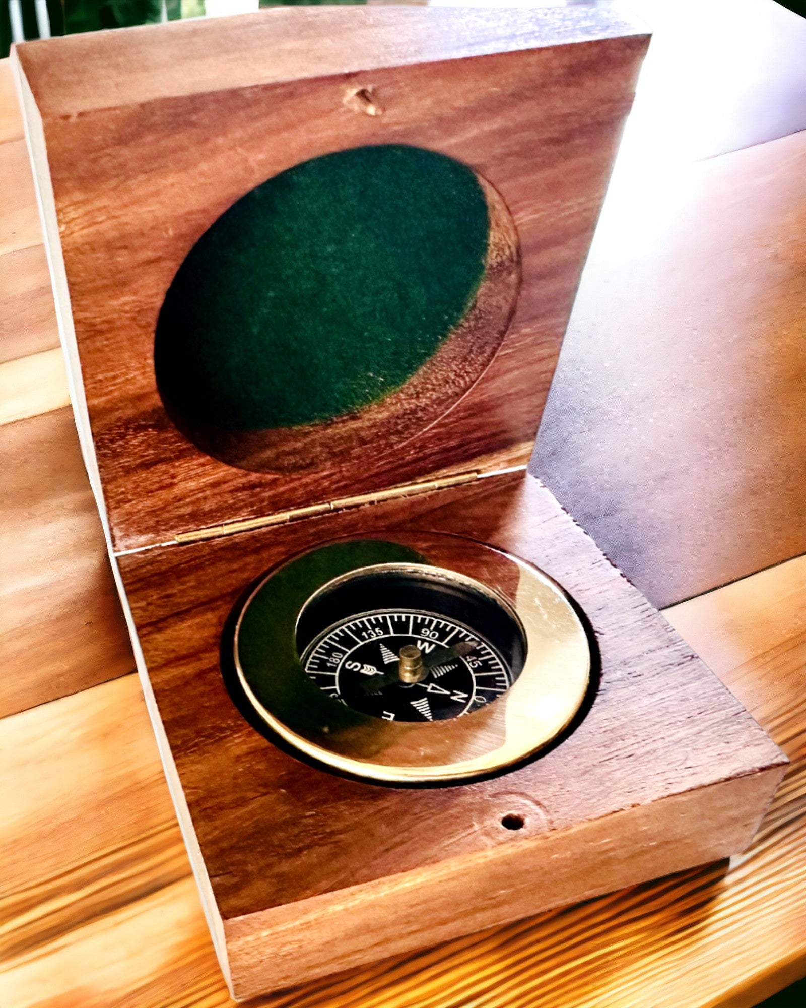 Kompas för Resenären Rajput med möjlighet till anpassning - som present