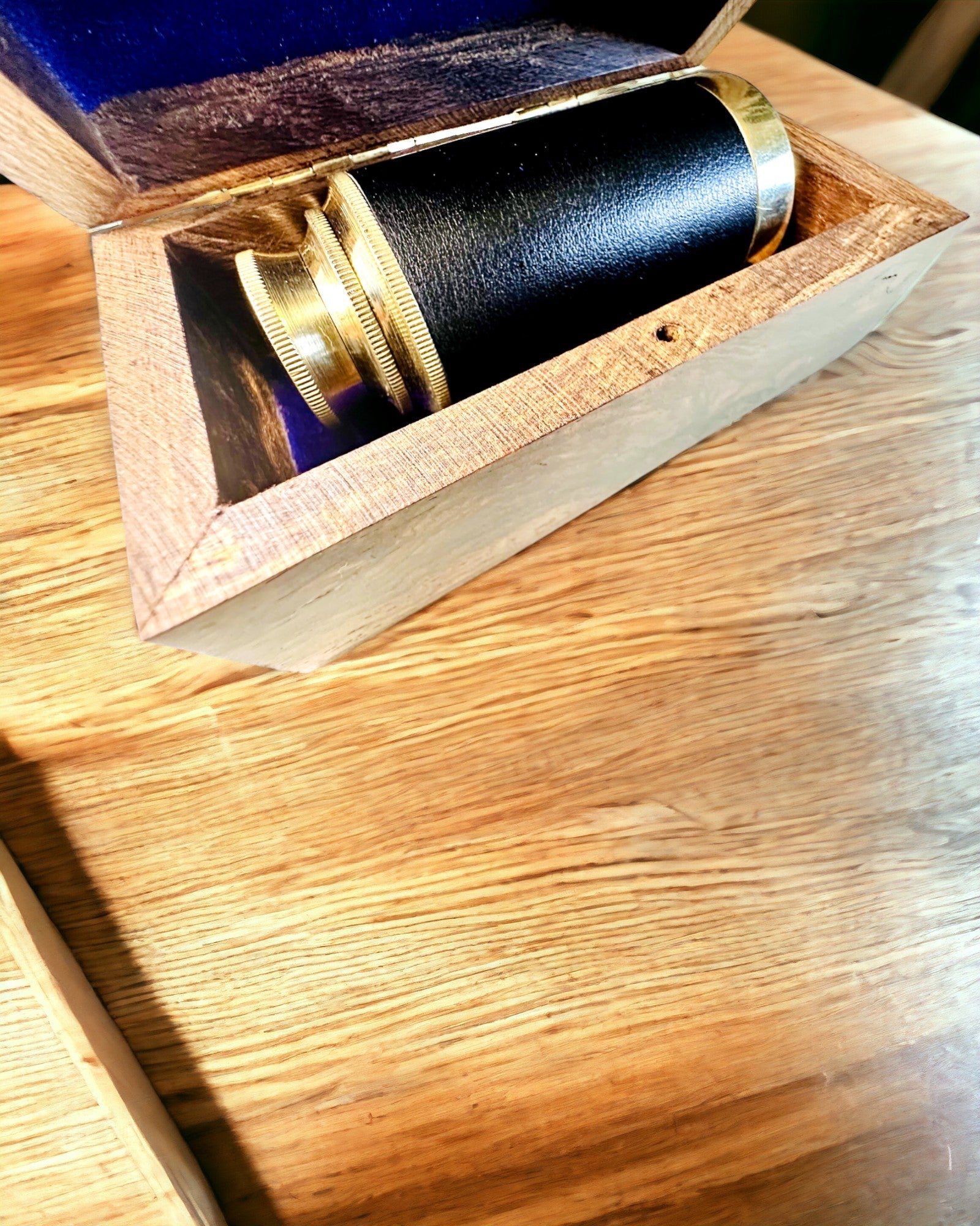 Resenärens Paradis Kikare – Hantverk - personalisering med gravyr