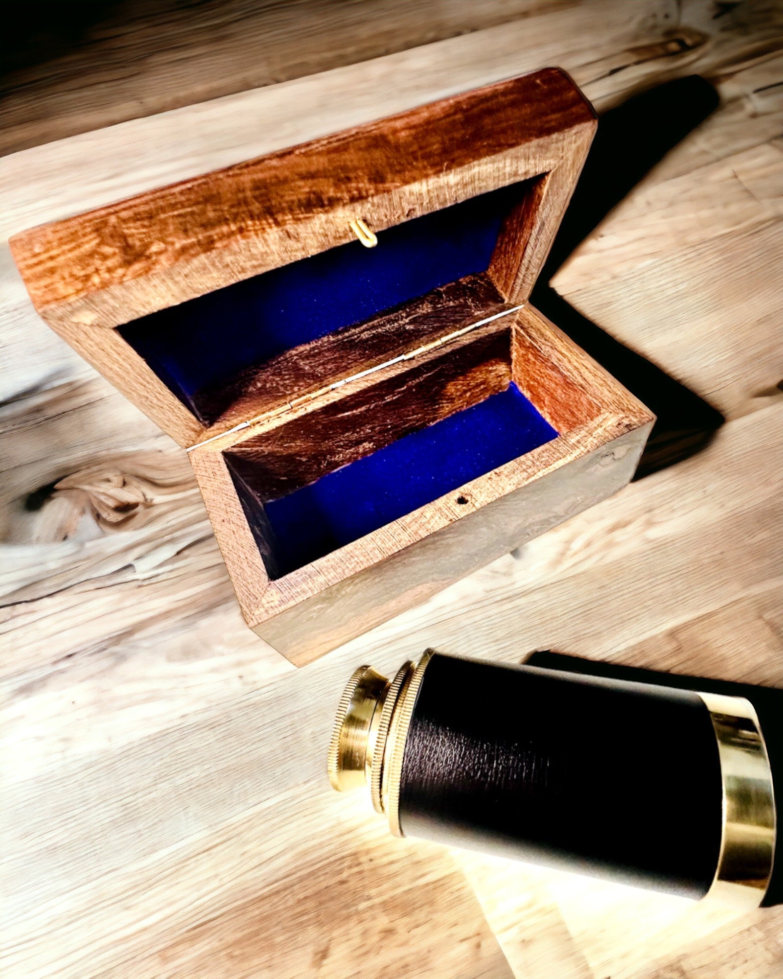 Resenärens Paradis Kikare – Hantverk - personalisering med gravyr