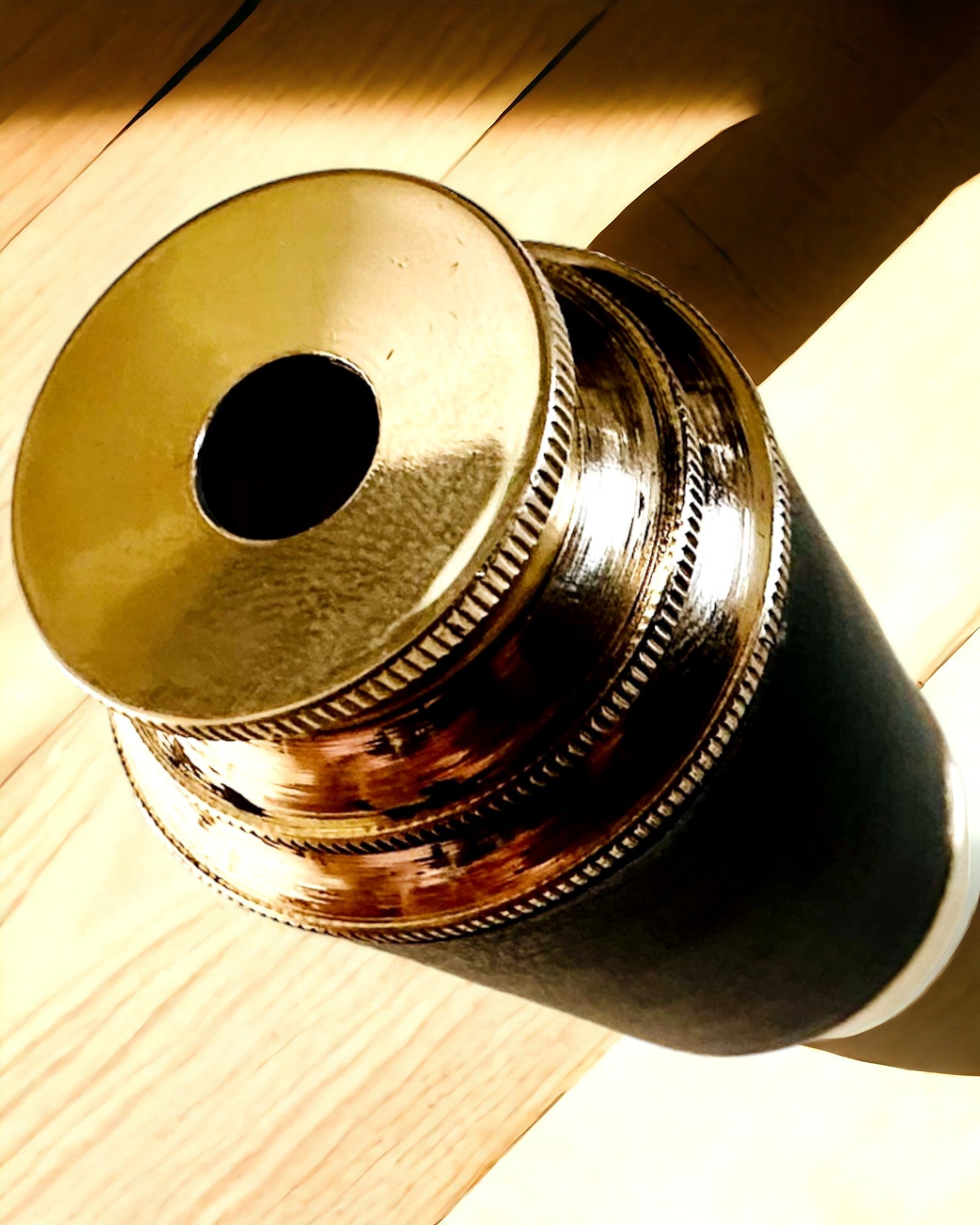 Resenärens Paradis Kikare – Hantverk - personalisering med gravyr