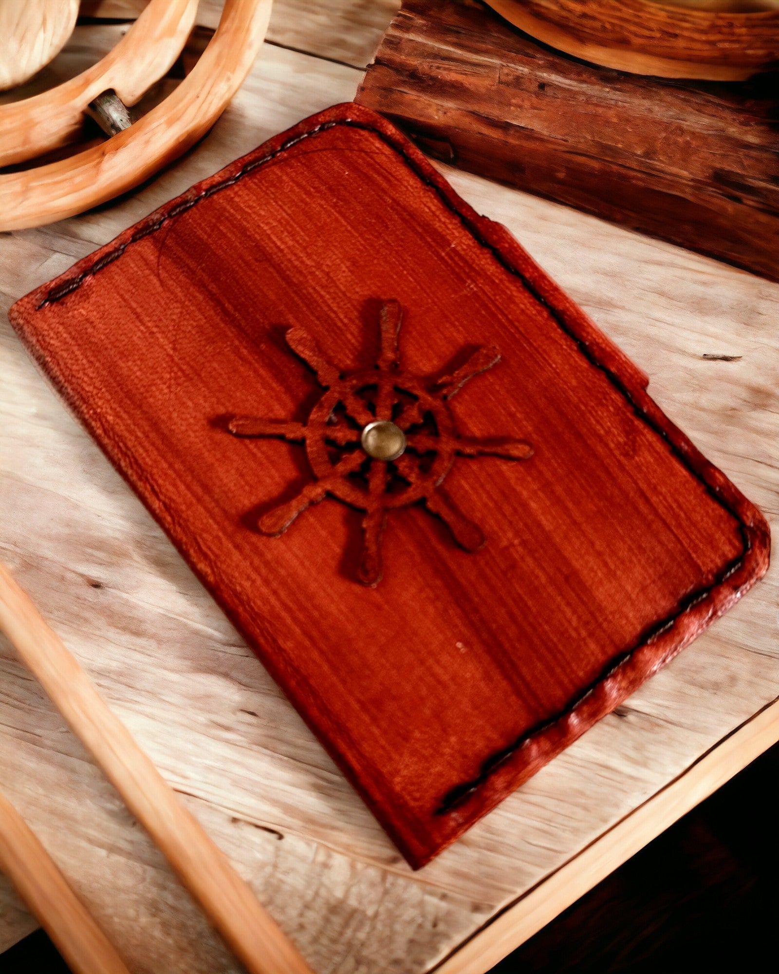 Kommendörfodral – Handgjort Fodral för Fickur eller Kompass med Möjlighet till Personalisering
