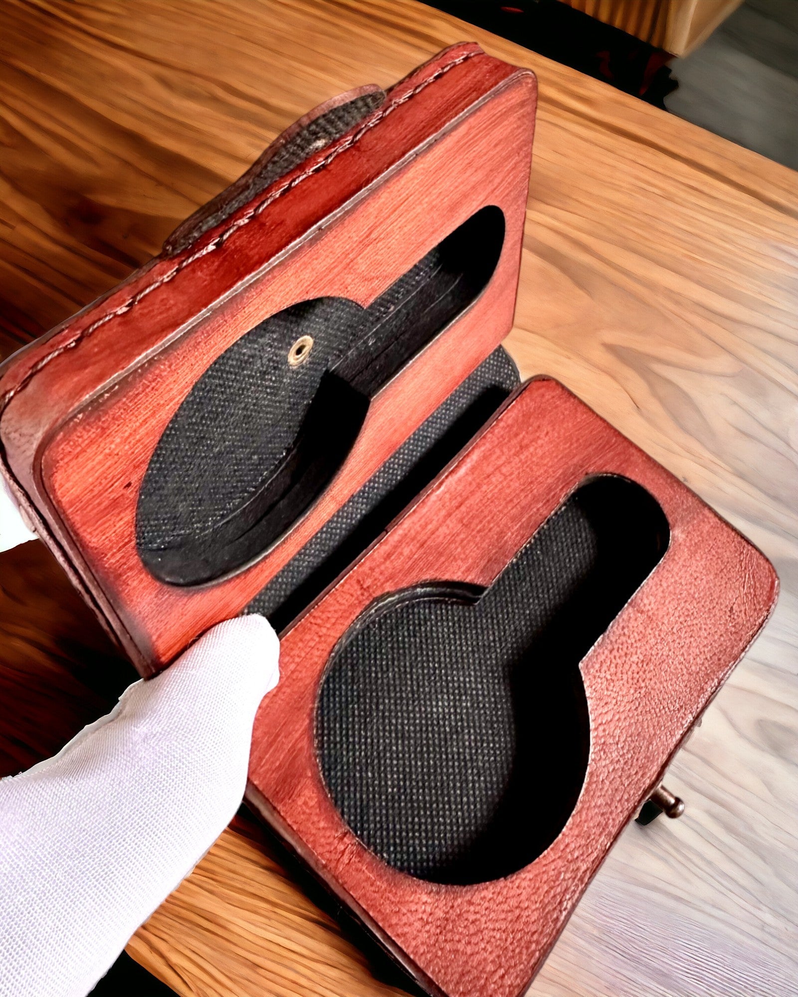 Kommendörfodral – Handgjort Fodral för Fickur eller Kompass med Möjlighet till Personalisering