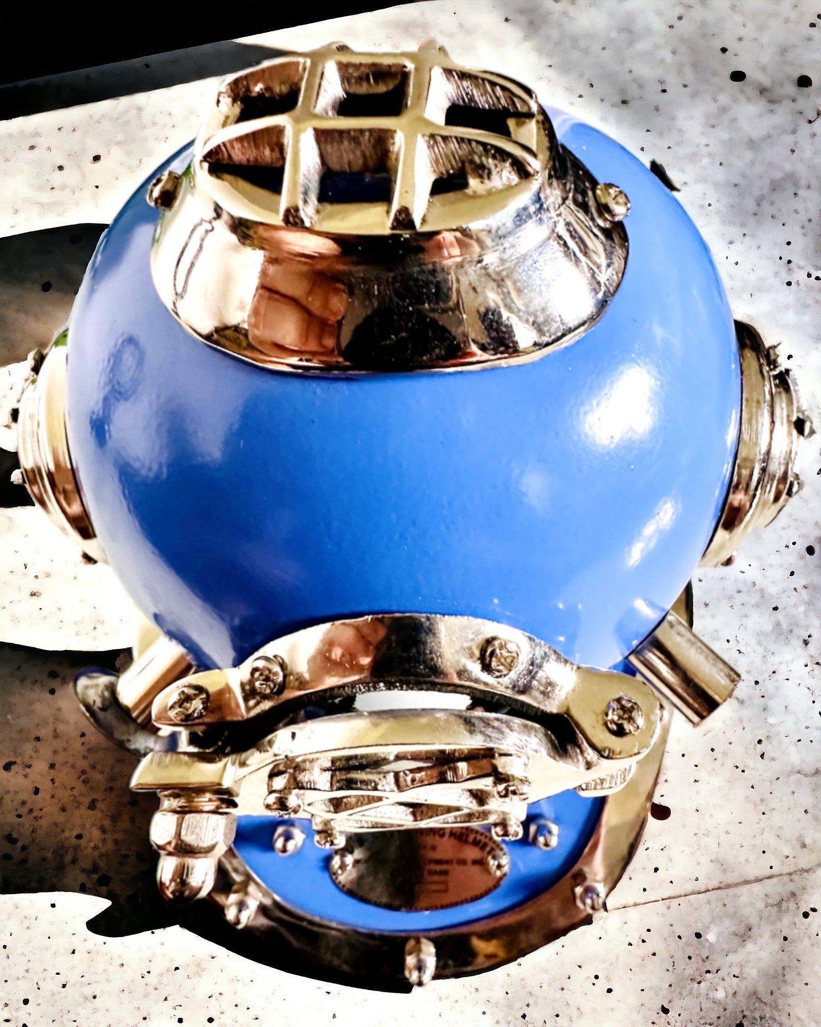 Djupupptäckarens Hjälm - Samlarutgåva med Graveringsmöjlighet, 35 cm, present till brandman eller dykare