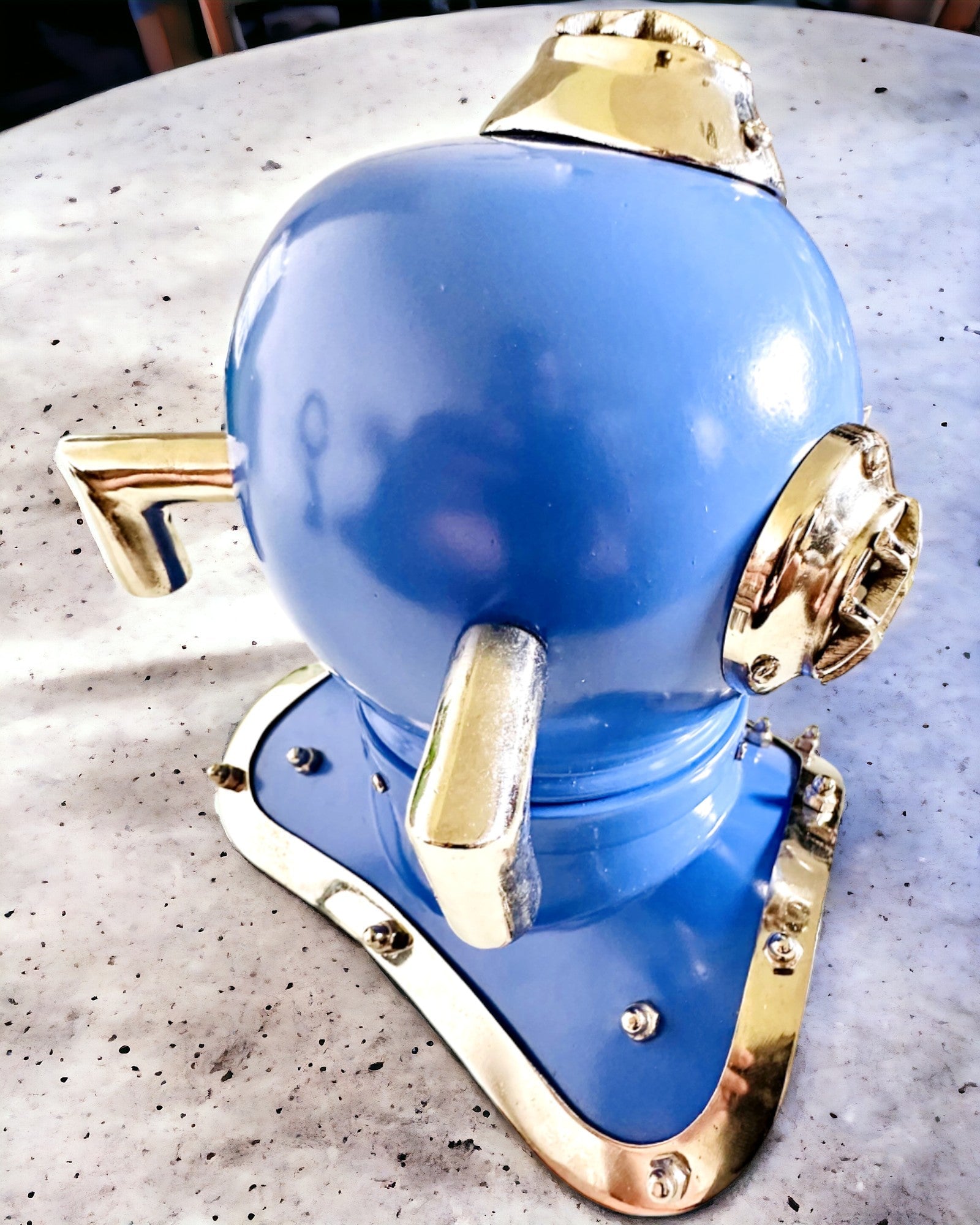 Djupupptäckarens Hjälm - Samlarutgåva med Graveringsmöjlighet, 35 cm, present till brandman eller dykare