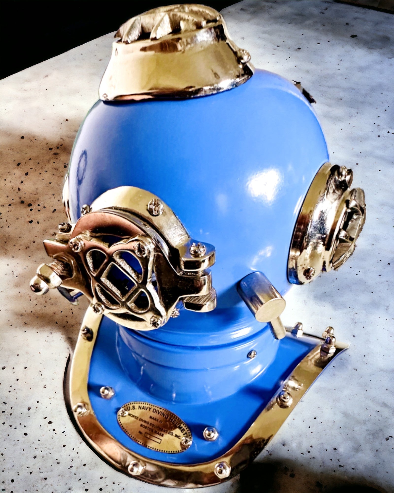 Djupupptäckarens Hjälm - Samlarutgåva med Graveringsmöjlighet, 35 cm, present till brandman eller dykare