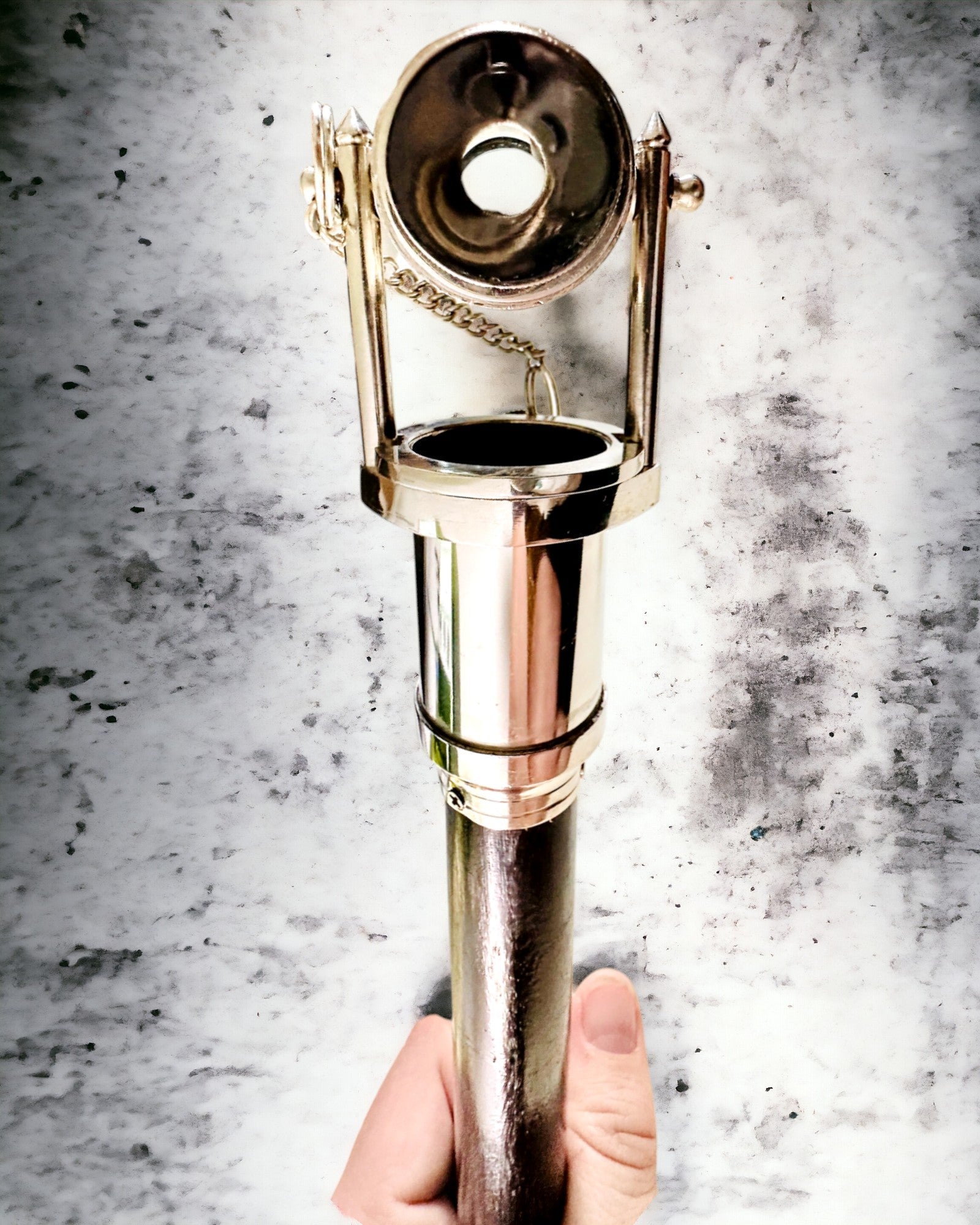 GÅSTAV MED HANDTAG OCH KIKARFUNKTION – ELEGANT OCH MODERN, 95 CM - kaptenens "Navigator's Crest"