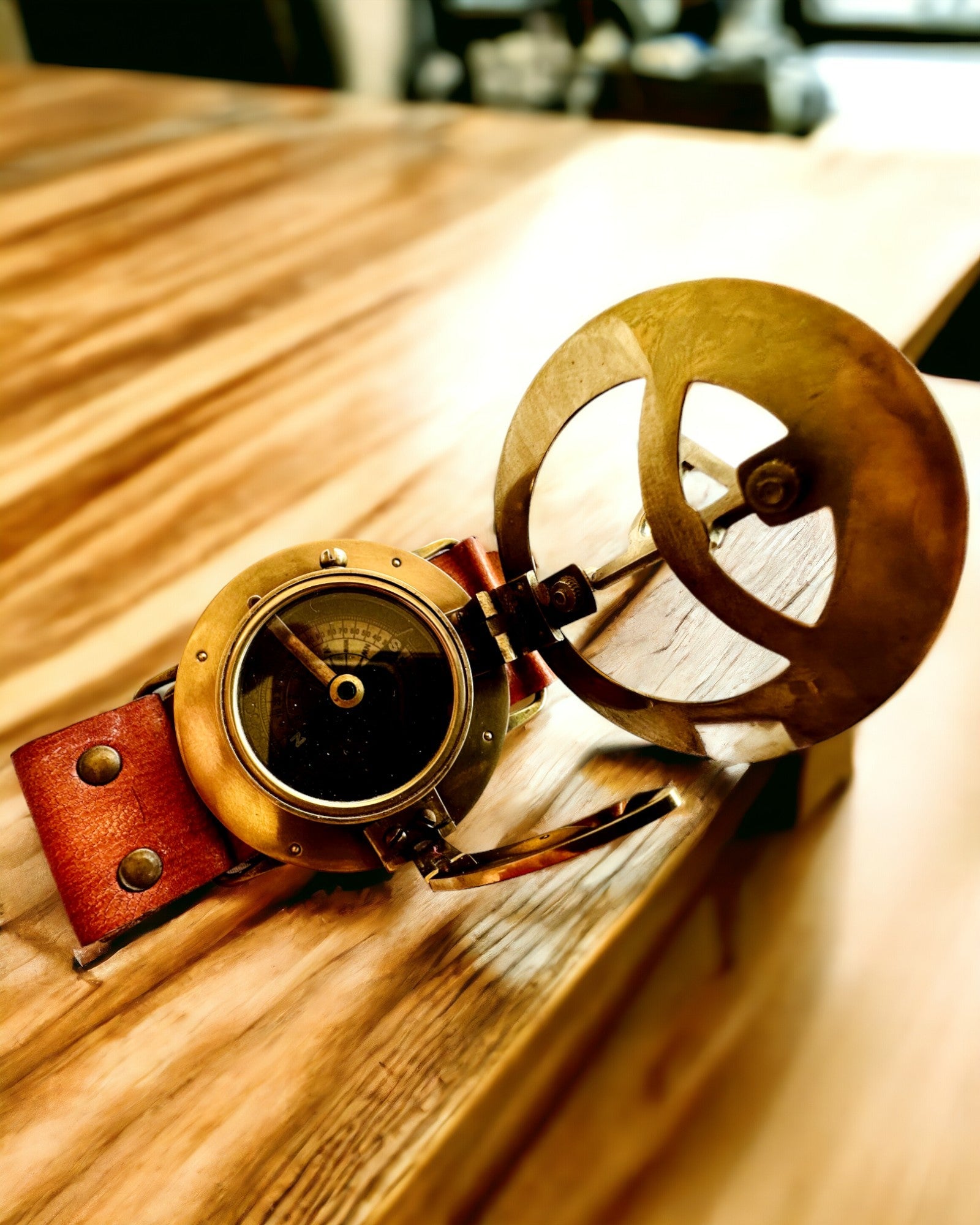 Solur "Antik Kompass", armbandsur med kompass, möjlighet till personlig gravyr