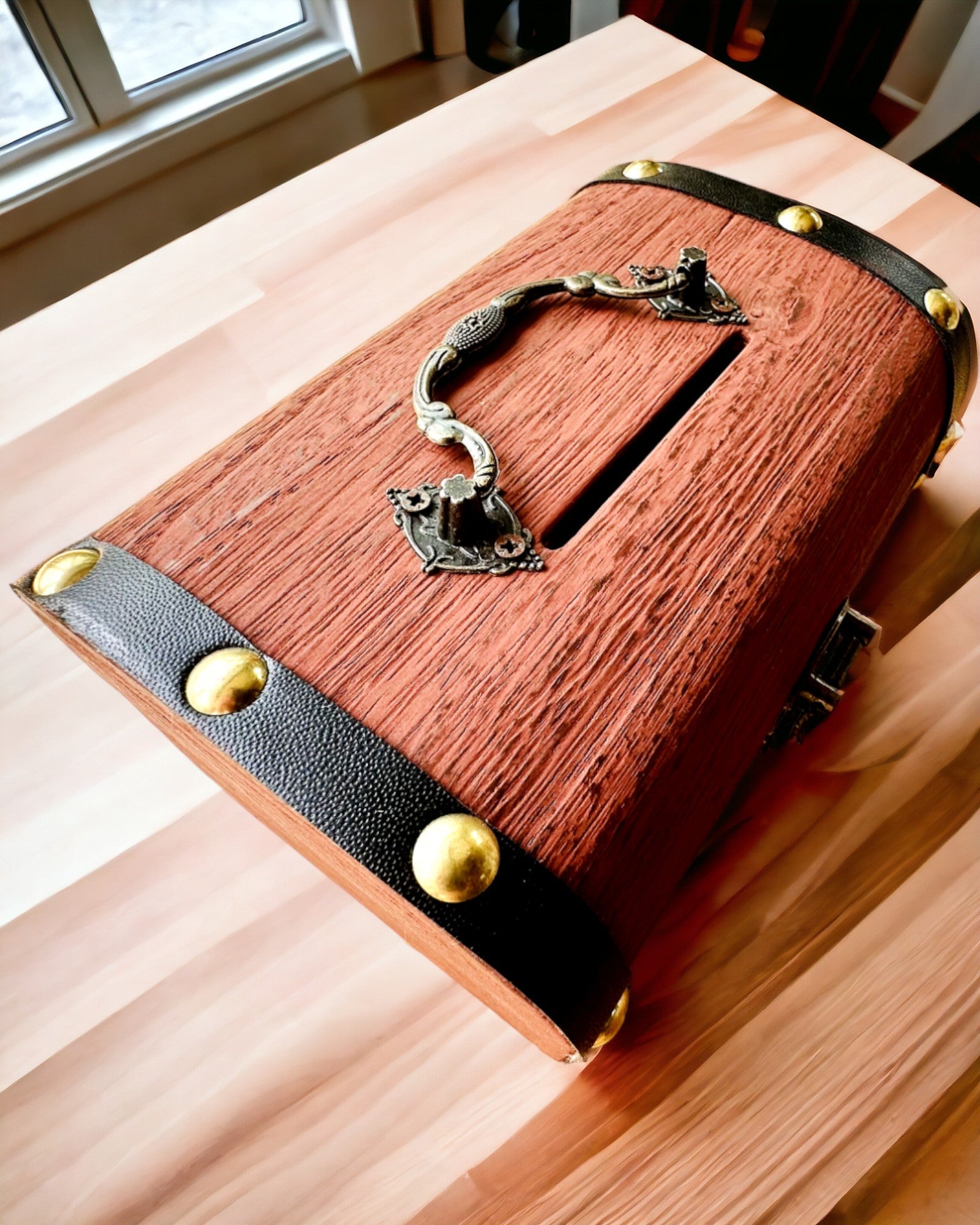 Magisk Skattkista - Sparbössa, personalisering med gravyr