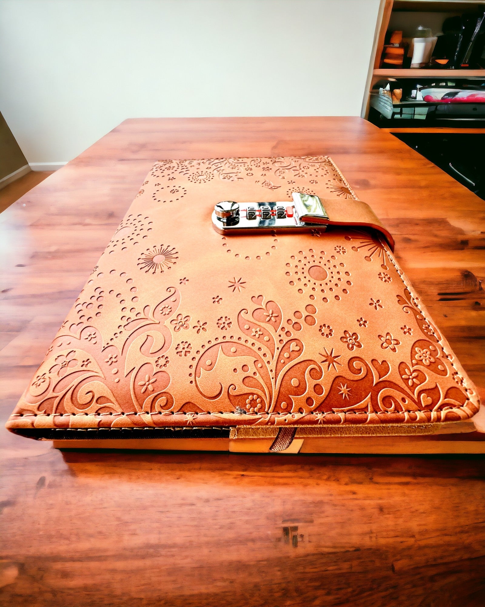 Exklusiv Anteckningsbok, PU-läder, A5 med Kodlås - "Secret Journal", personalisering med gravyr