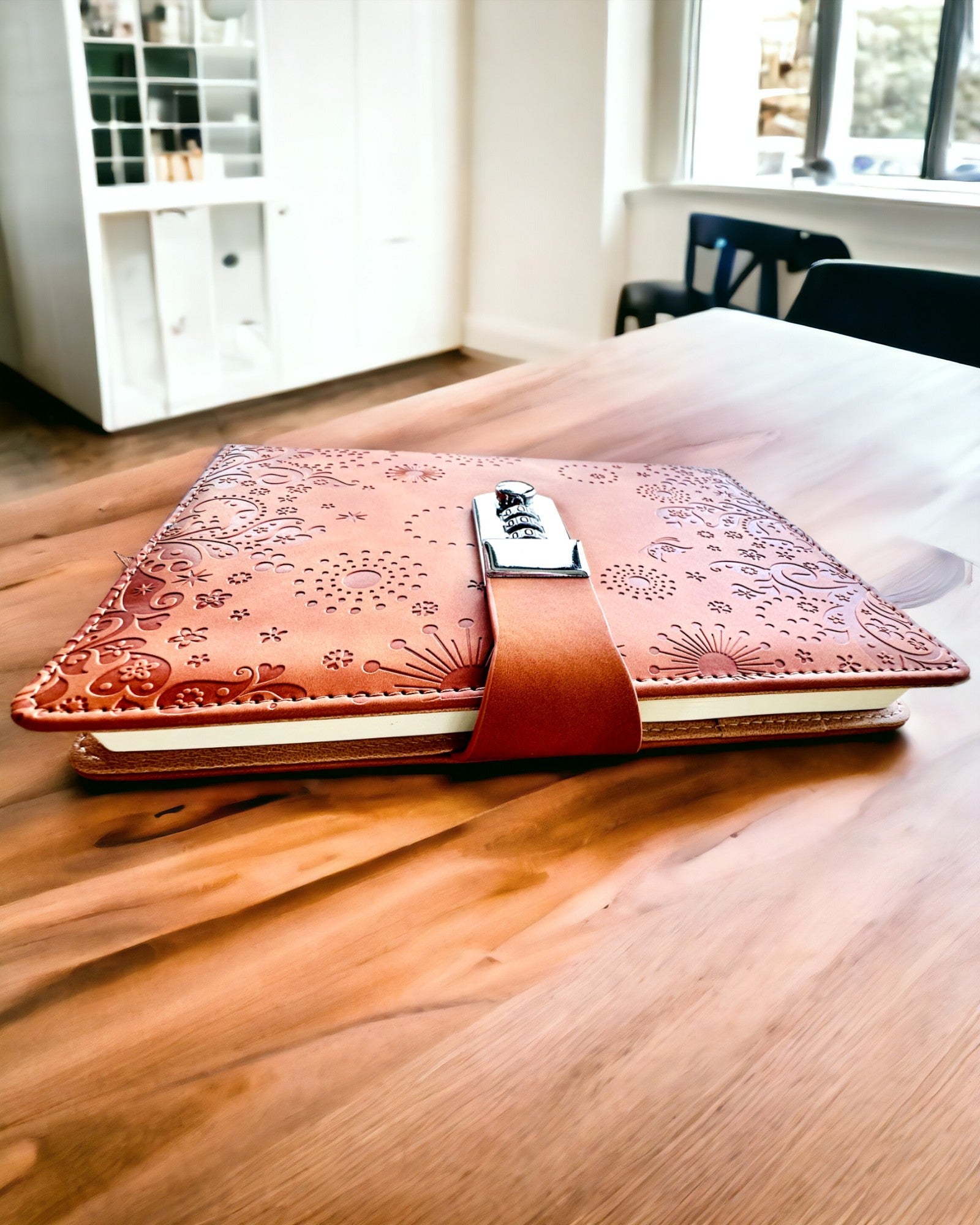 Exklusiv Anteckningsbok, PU-läder, A5 med Kodlås - "Secret Journal", personalisering med gravyr