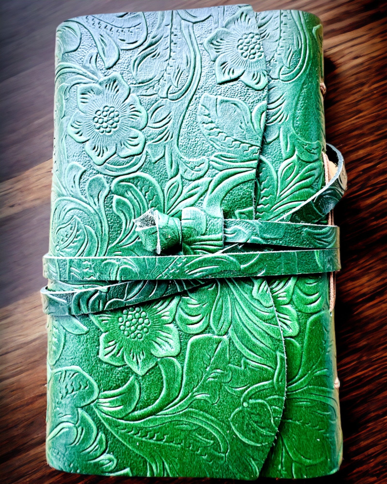 Premium Läderanteckningsbok "Naturens Elegans" - 200 sidor, 120g, anteckningsbok, skissbok, 2 färger att välja mellan, personlig gravyr