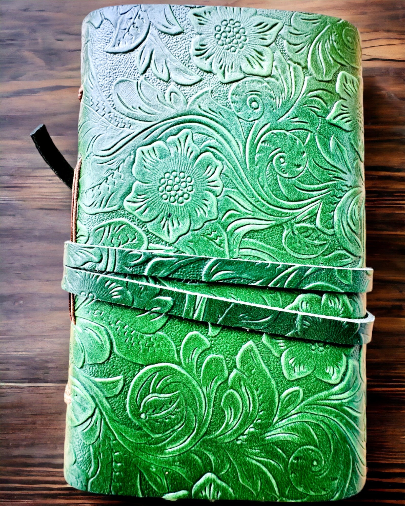 Premium Läderanteckningsbok "Naturens Elegans" - 200 sidor, 120g, anteckningsbok, skissbok, 2 färger att välja mellan, personlig gravyr