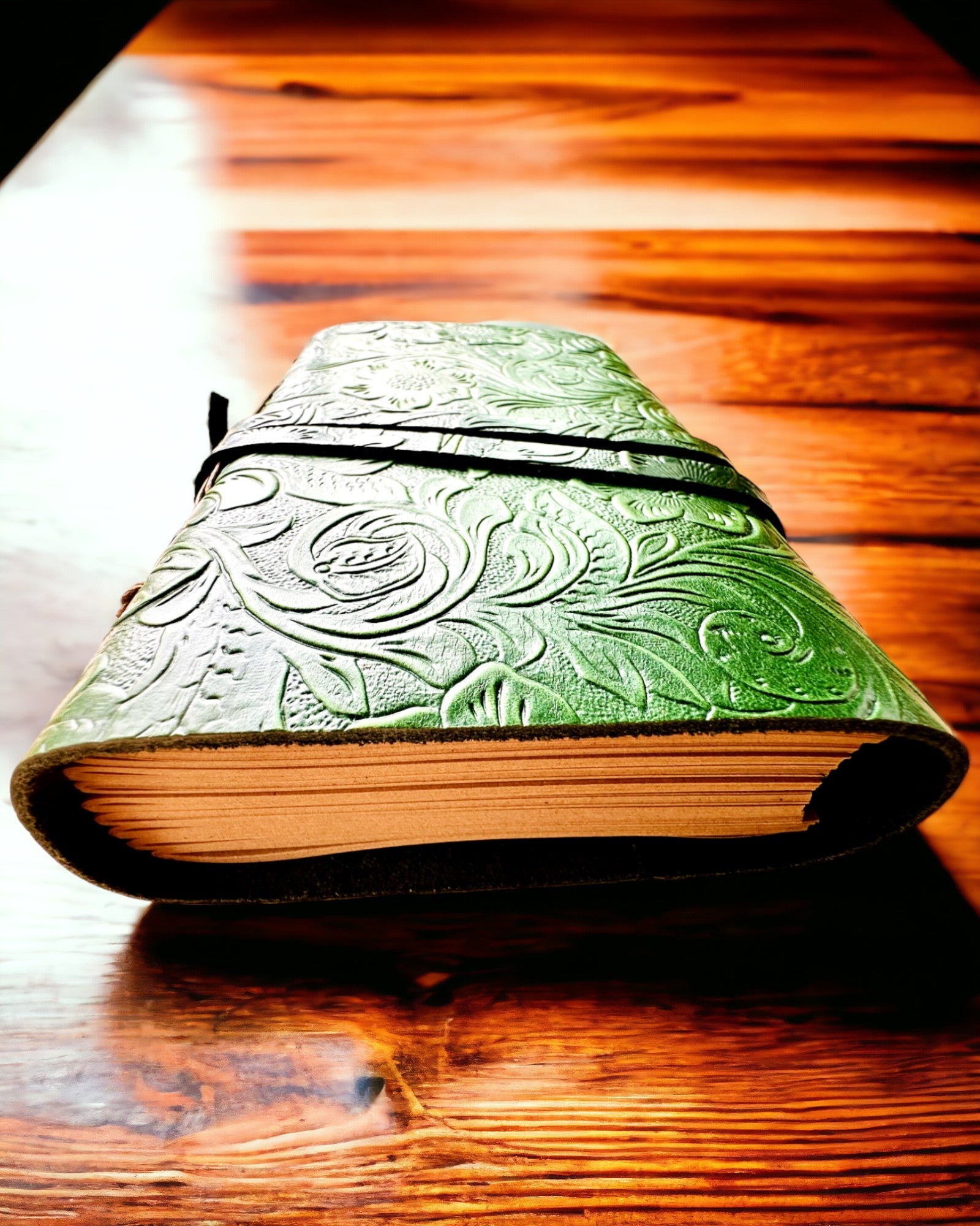 Premium Läderanteckningsbok "Naturens Elegans" - 200 sidor, 120g, anteckningsbok, skissbok, 2 färger att välja mellan, personlig gravyr