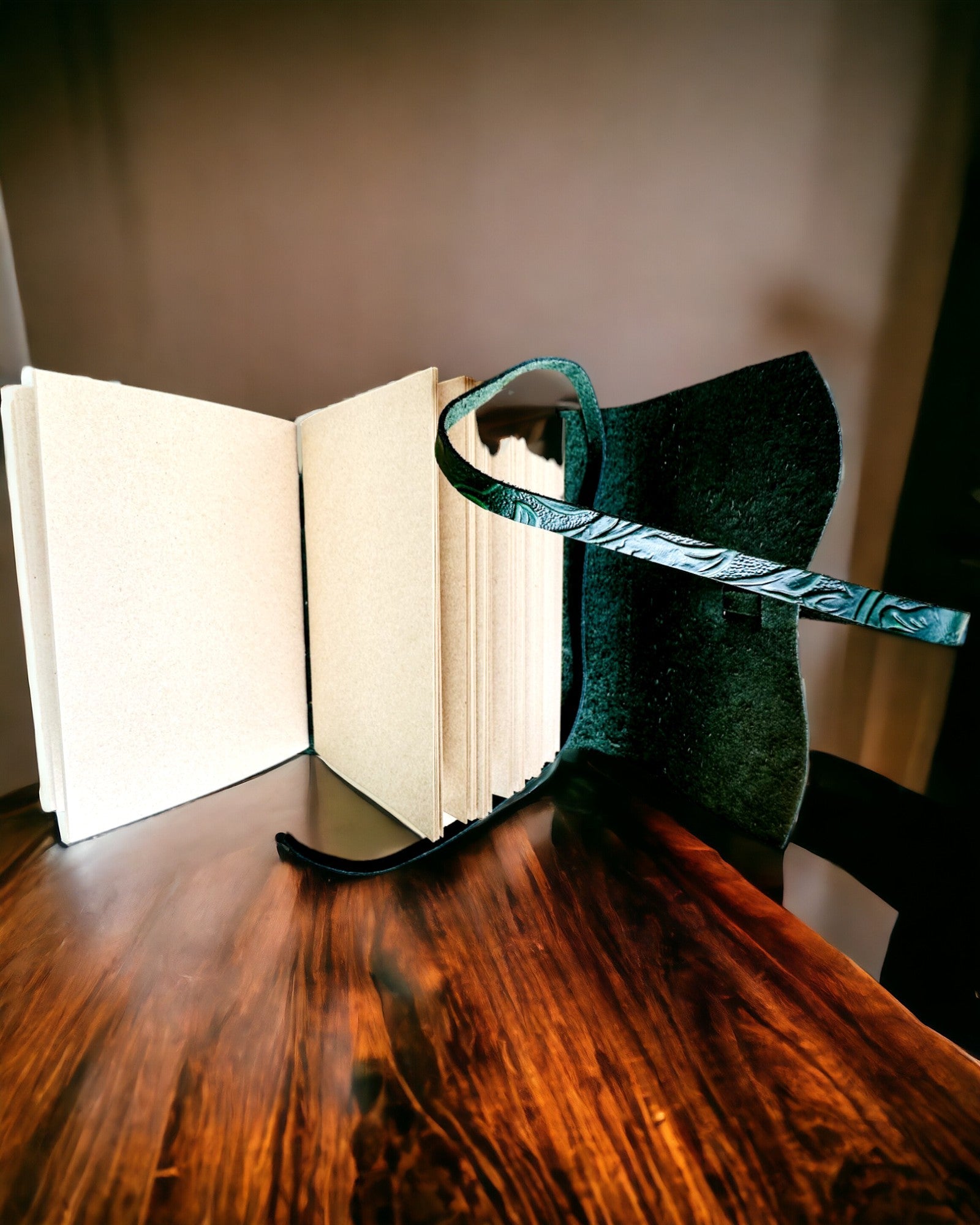 Premium Läderanteckningsbok "Naturens Elegans" - 200 sidor, 120g, anteckningsbok, skissbok, 2 färger att välja mellan, personlig gravyr