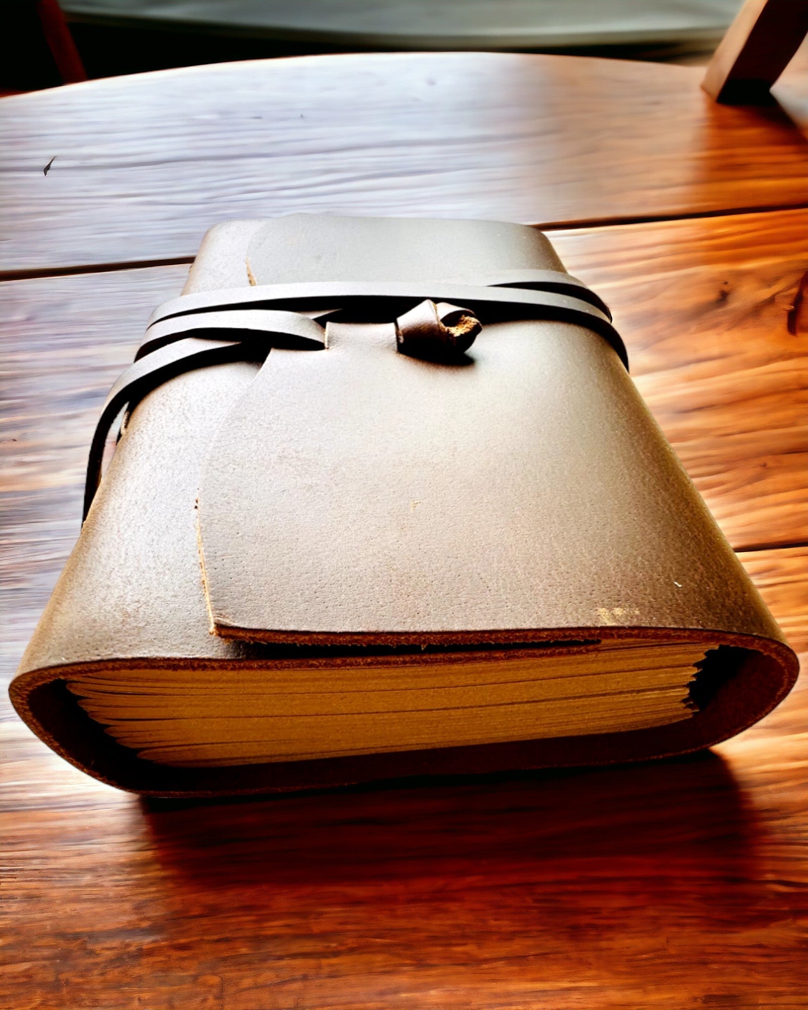 Notatnik Premium "RetroNotes" – Elegant anteckningsbok i Äkta Läder - 200 sidor, 120g, anteckningsbok, skissbok, brun färg, personalisering med gravyr