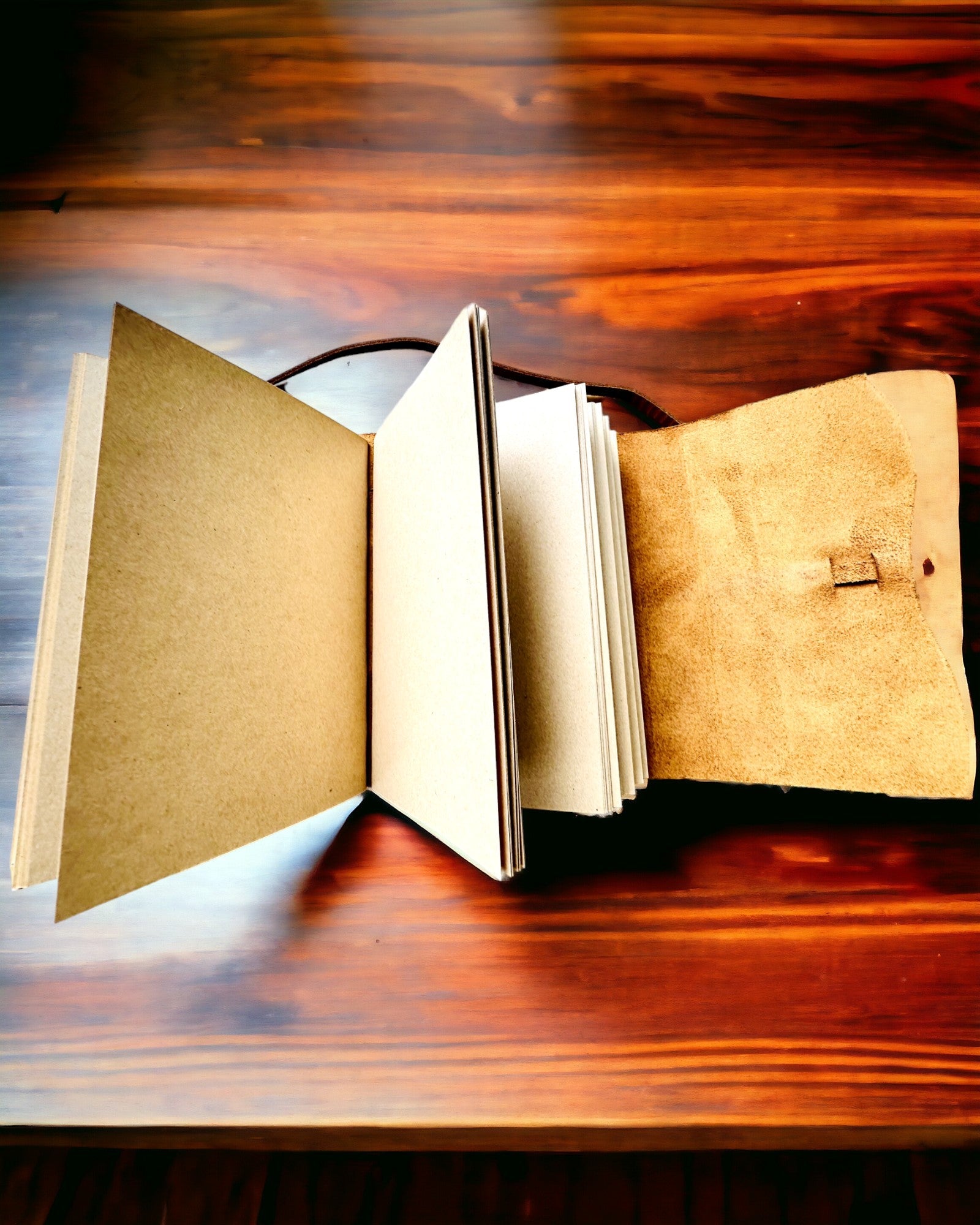 Notatnik Premium "RetroNotes" – Elegant anteckningsbok i Äkta Läder - 200 sidor, 120g, anteckningsbok, skissbok, brun färg, personalisering med gravyr