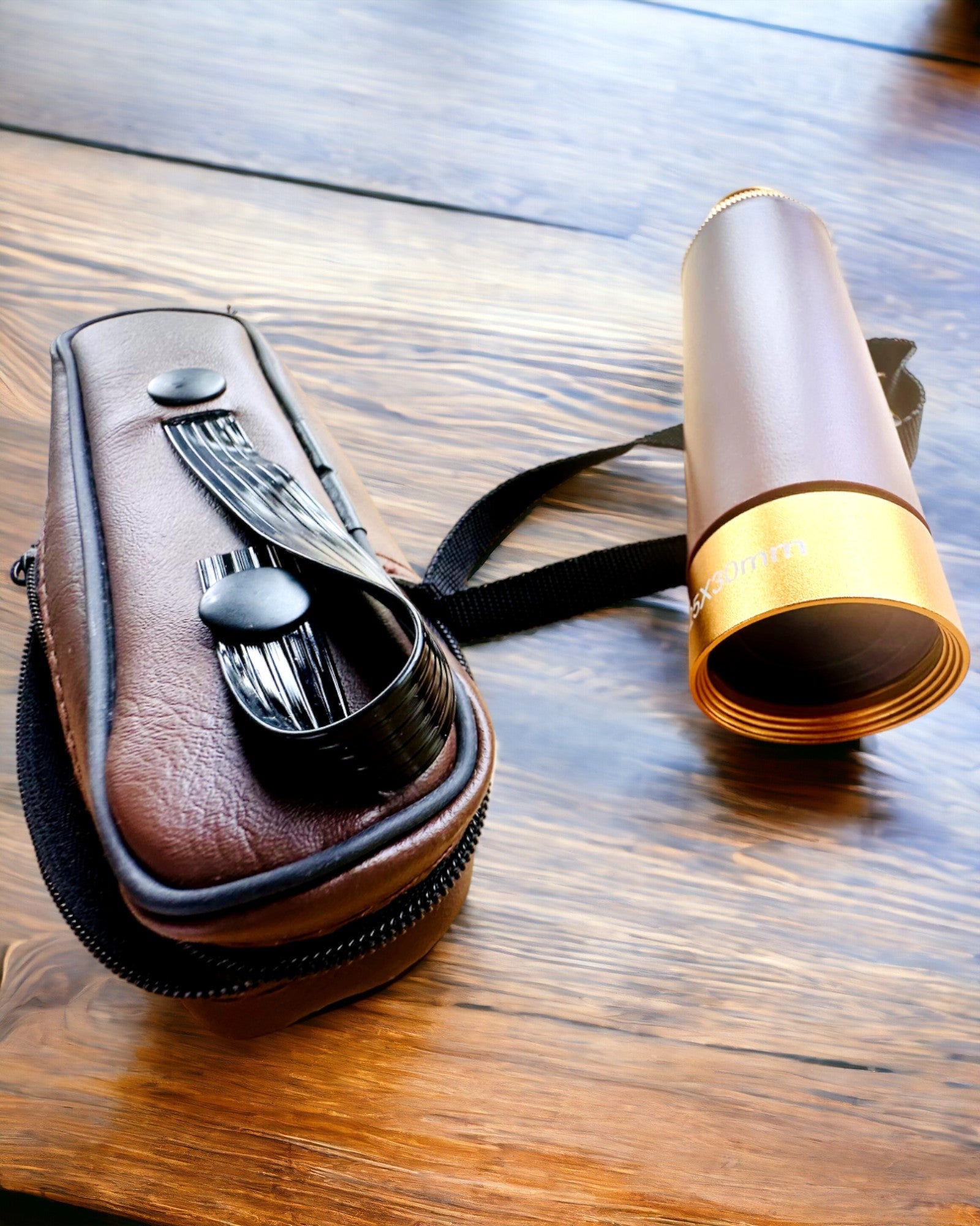 Monokulär Explorer 25x30 - Bärbar, hopfällbar handkikare, möjlighet till personlig gravyr