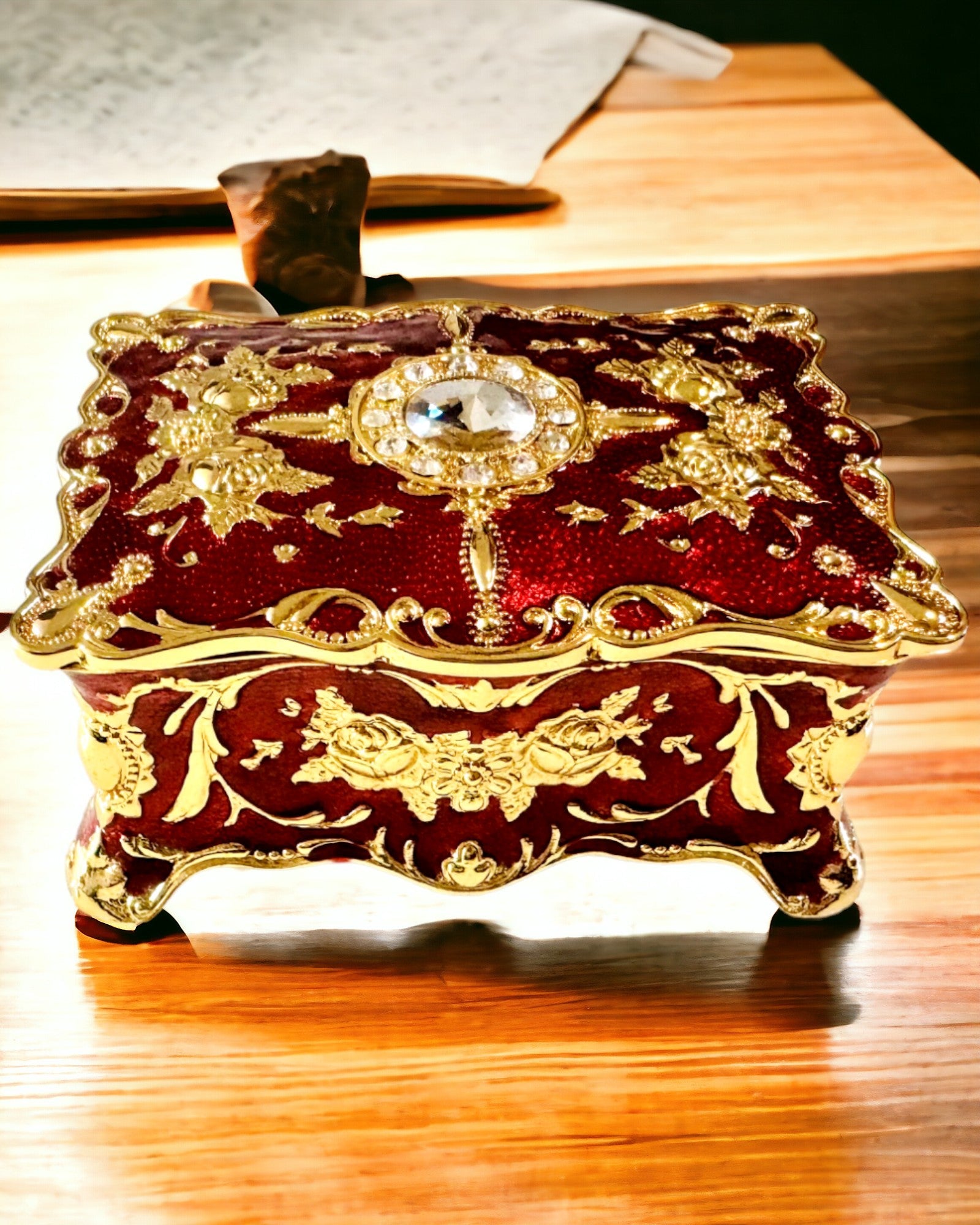 Skrin, Smyckesorganisatör i Vintage-stil – Metallskattkista med Dekorativa Element