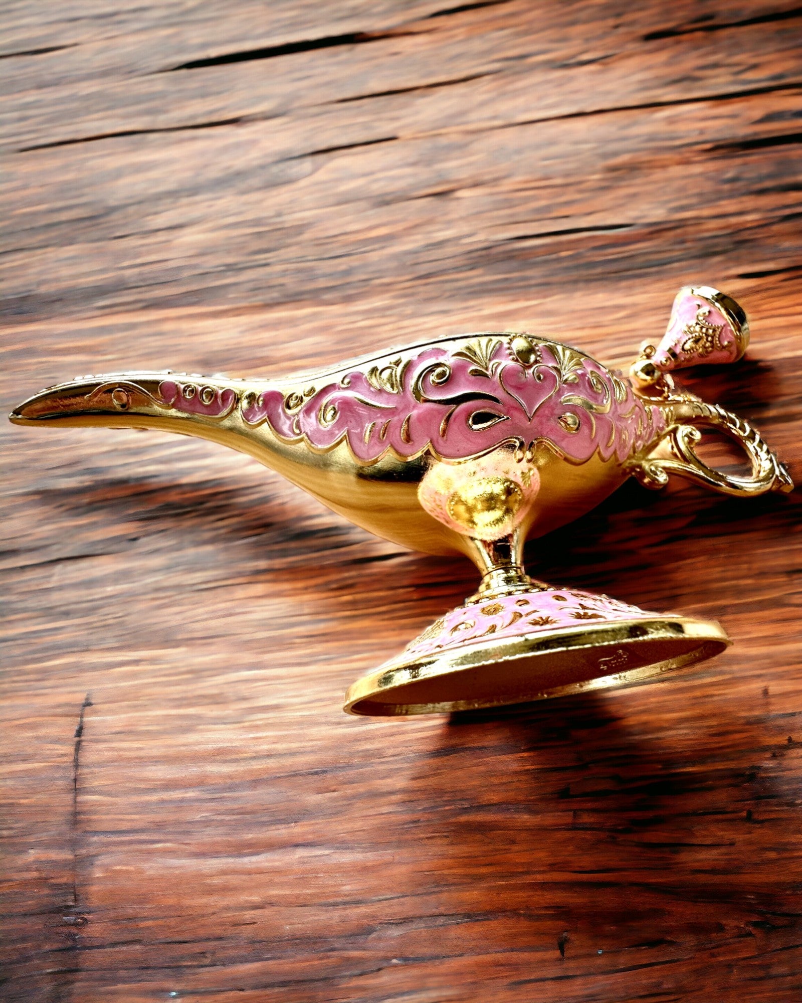Magisk Lampa av Aladdin med Graveringsalternativ - Rosa Variant, flätad med guld