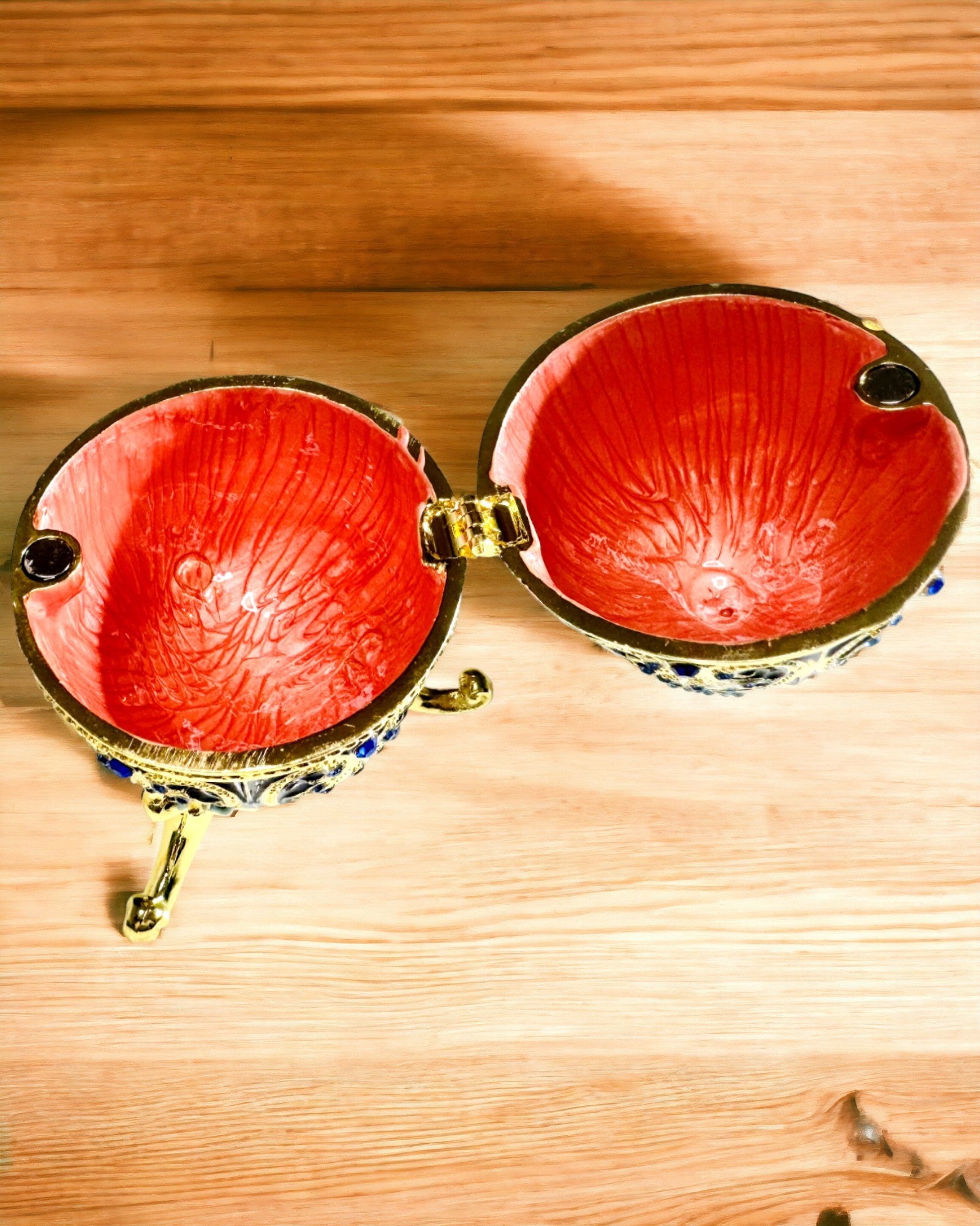 Exklusivt Fabergéägg - mörkblå färg – Dekorativt smyckeskrin i emalj