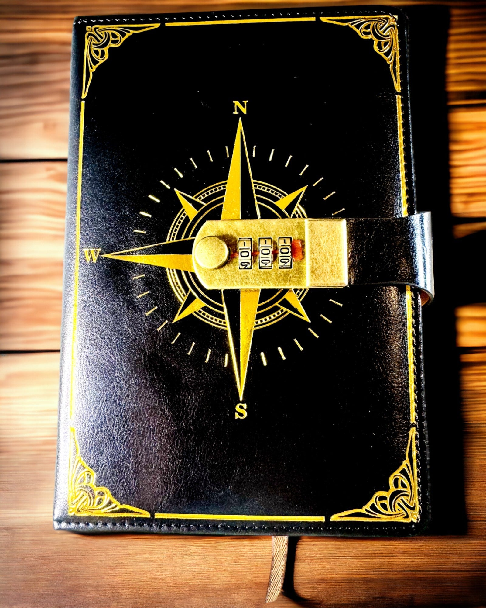 Notatnik Premium med Kodlås A5 - Vintage Stil med Kompass, Japansk Design, Kontorsmaterial för Studenter och Företag. Personalisering med Gravyr