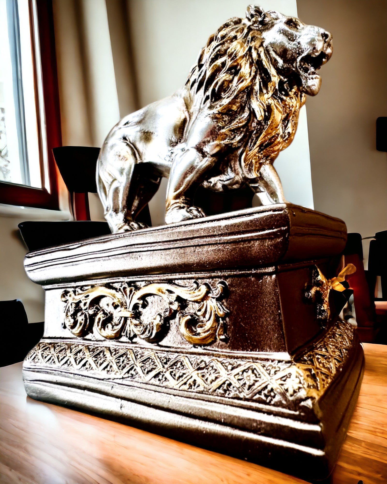 Lejonväktare – Figur med Graveringsmöjlighet