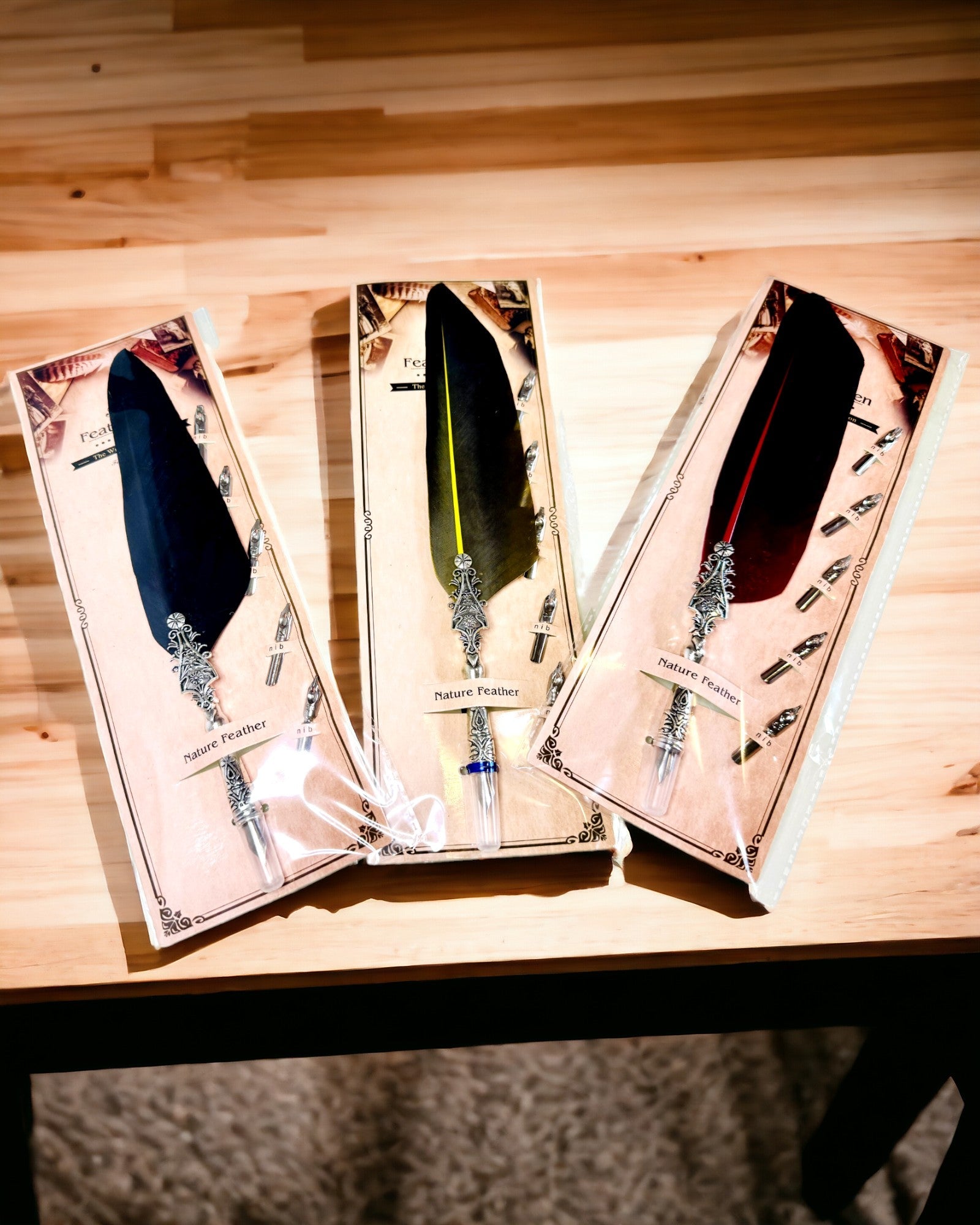 Vintage kalligrafipenna med naturlig gåsfjäder – Perfekt present till Mors dag eller Lärare. Gravyr