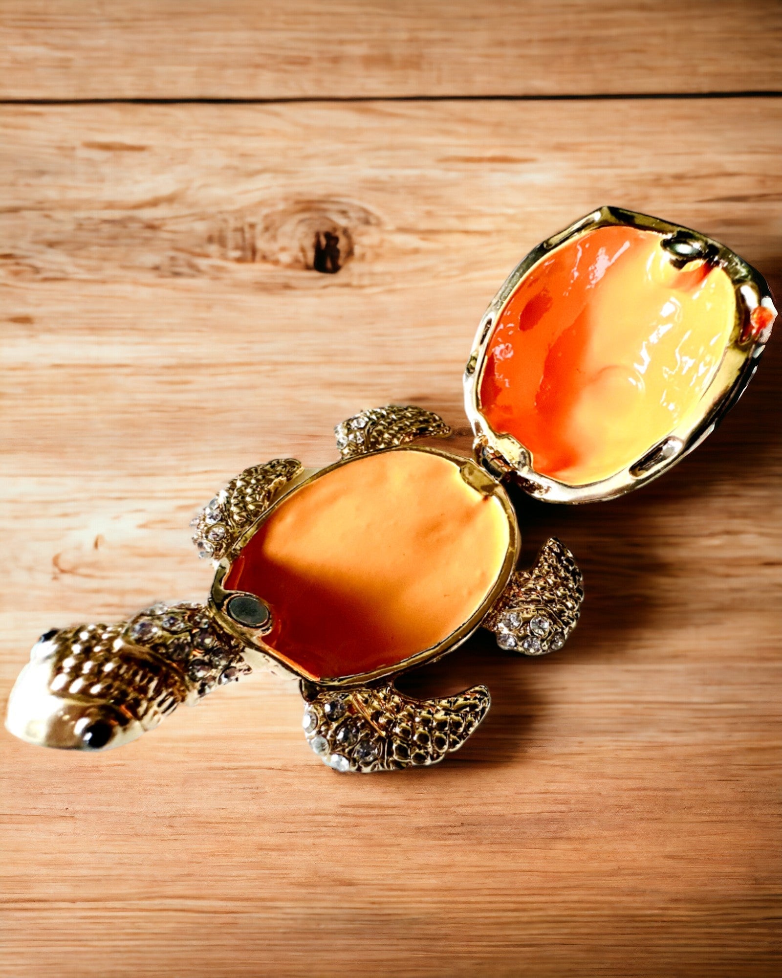 Skrin "Sköldpaddsfamiljen" - färg orange, personalisering med gravyr