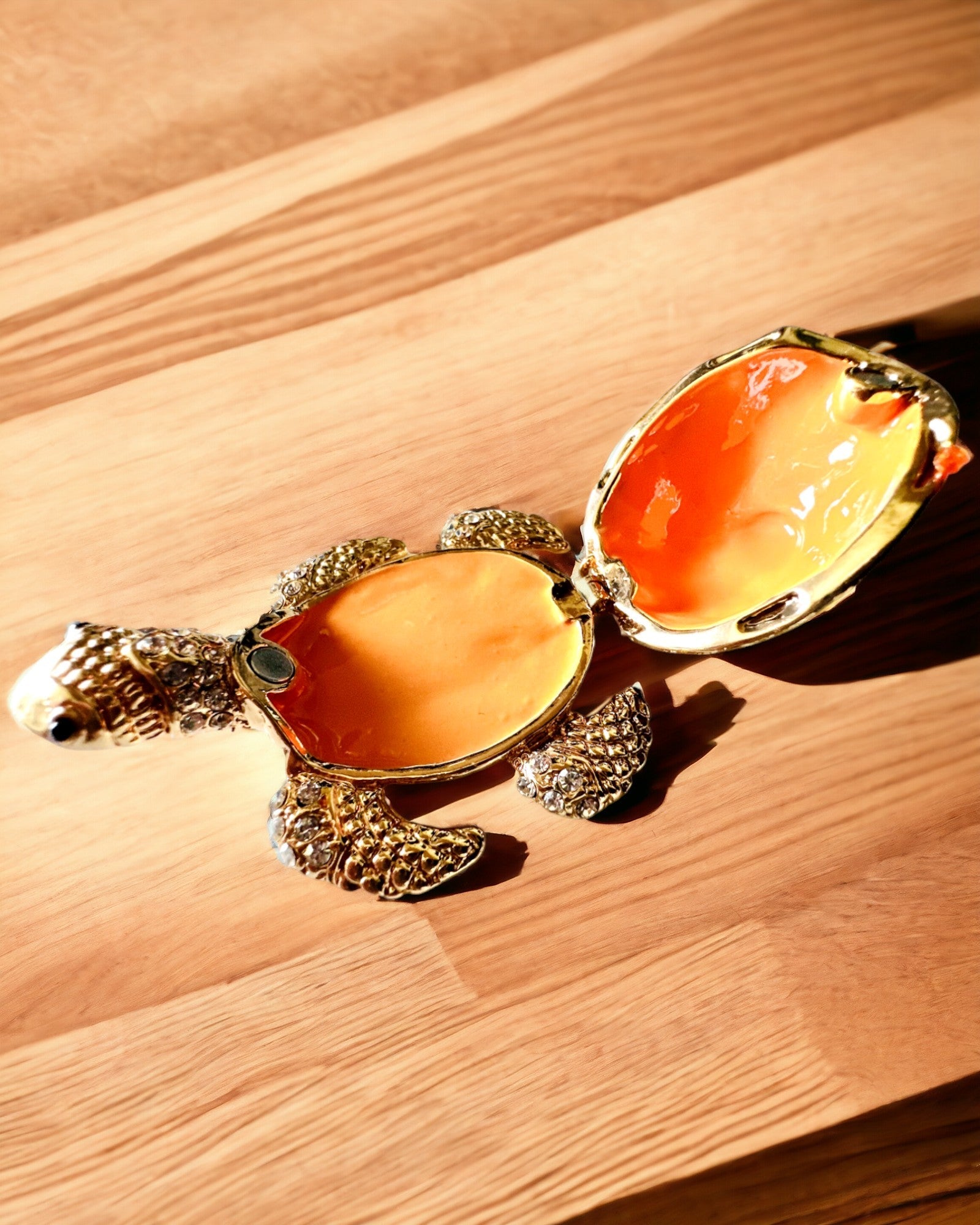 Skrin "Sköldpaddsfamiljen" - färg orange, personalisering med gravyr